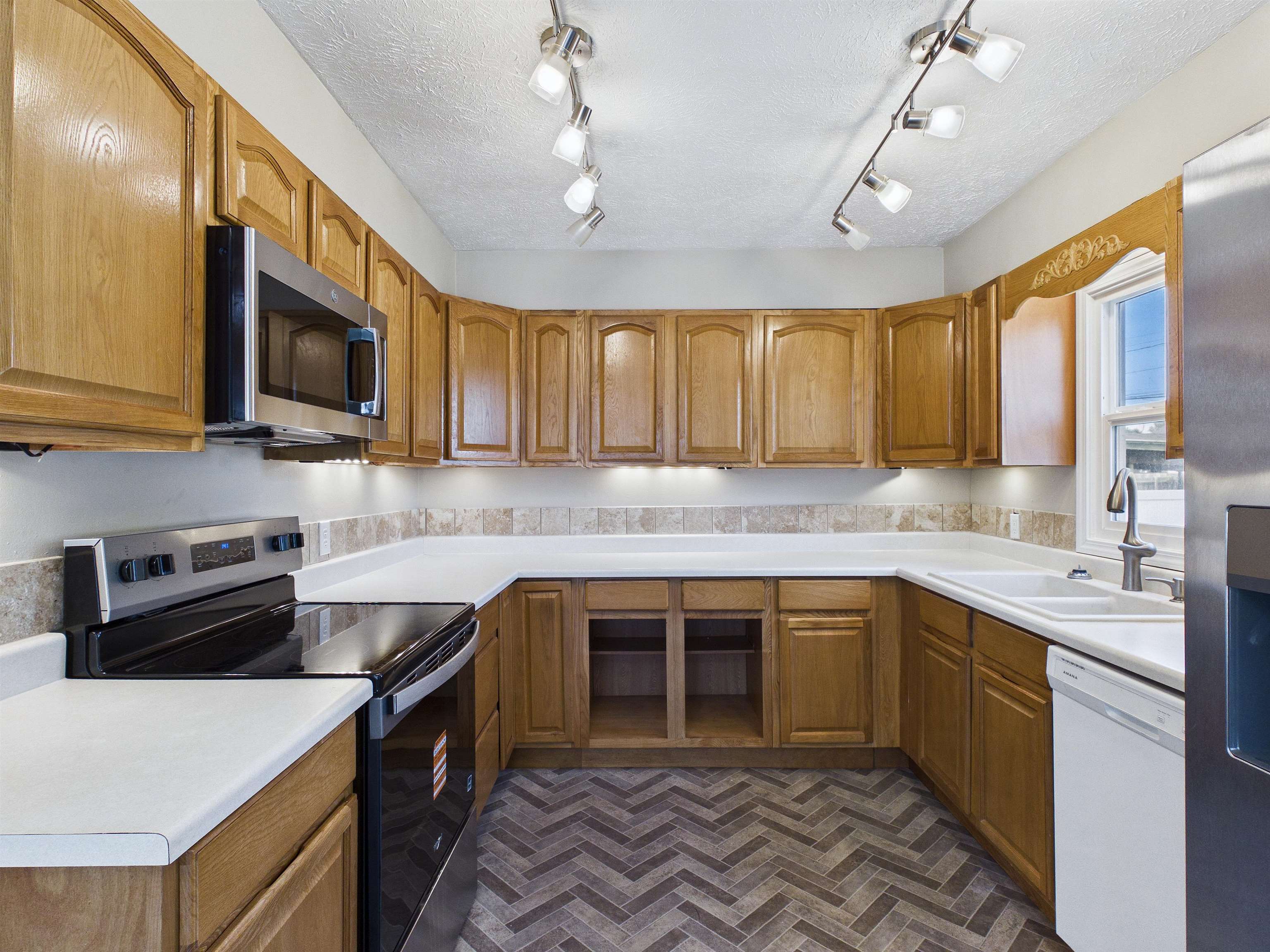 517 E Longfellow Ave - Photo 17