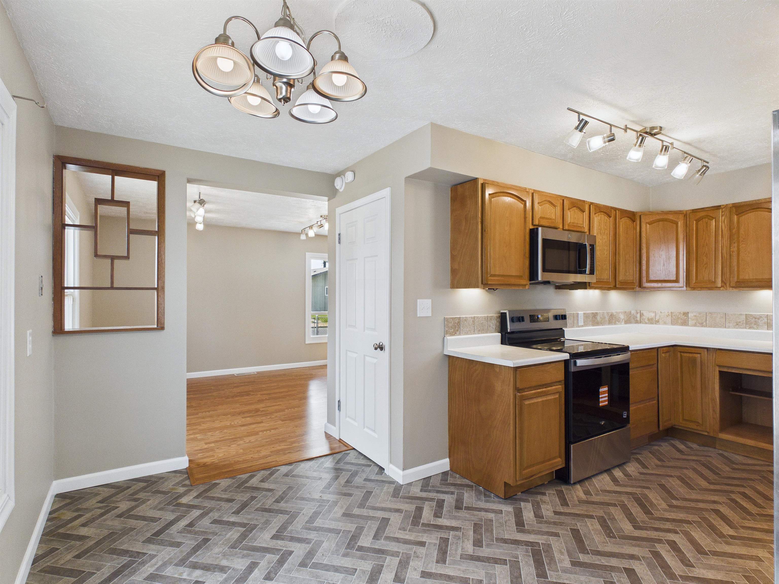 517 E Longfellow Ave - Photo 18