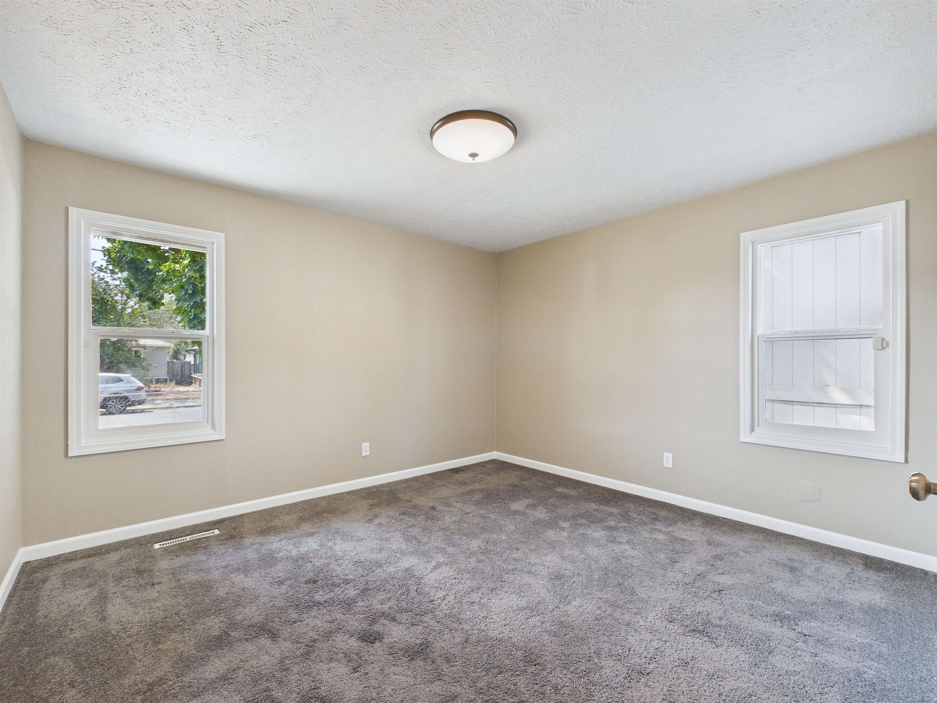 517 E Longfellow Ave - Photo 19