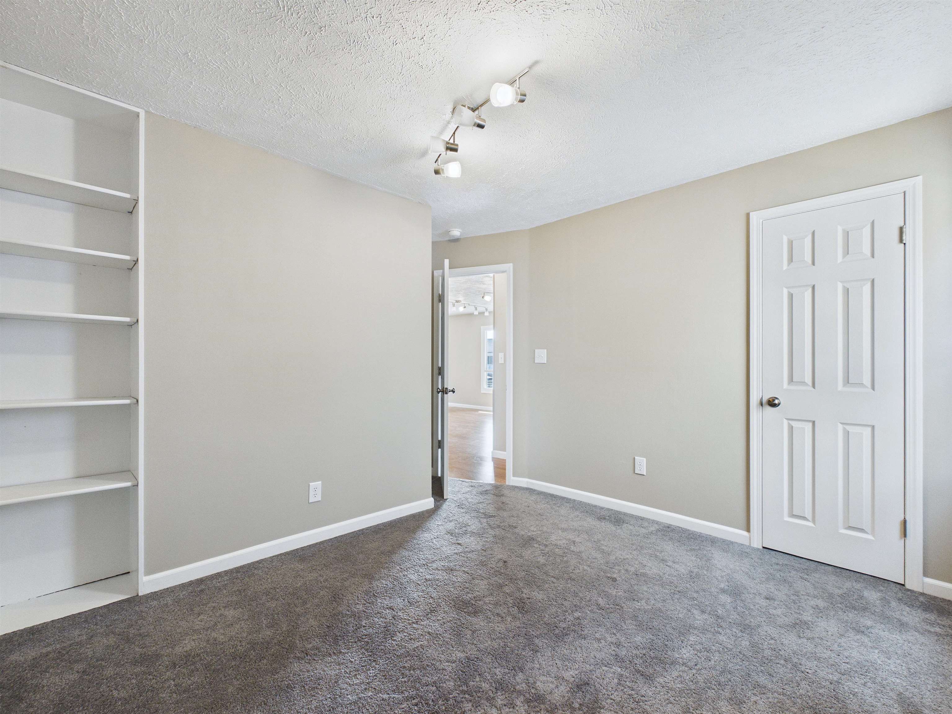 517 E Longfellow Ave - Photo 24
