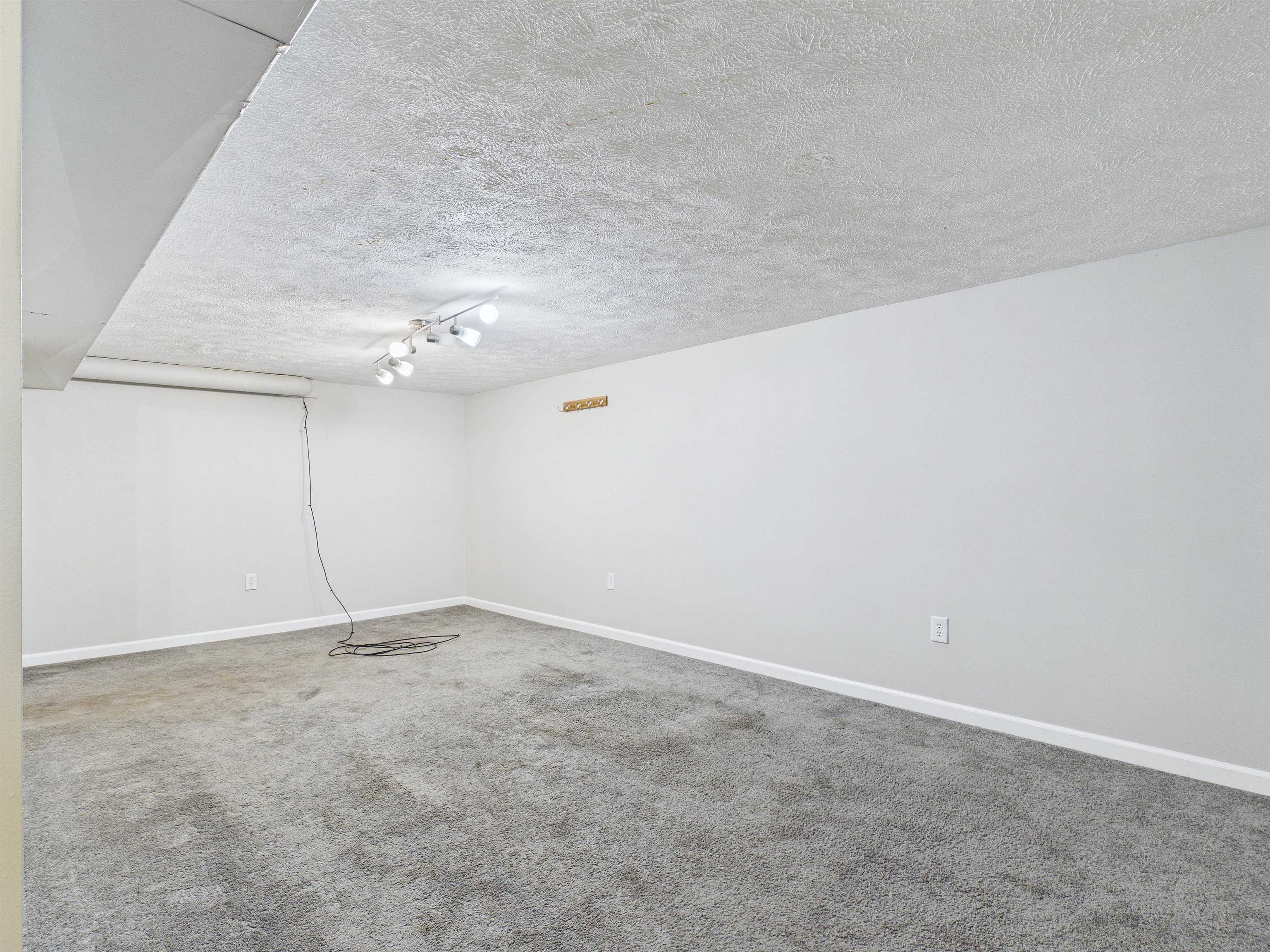 517 E Longfellow Ave - Photo 30