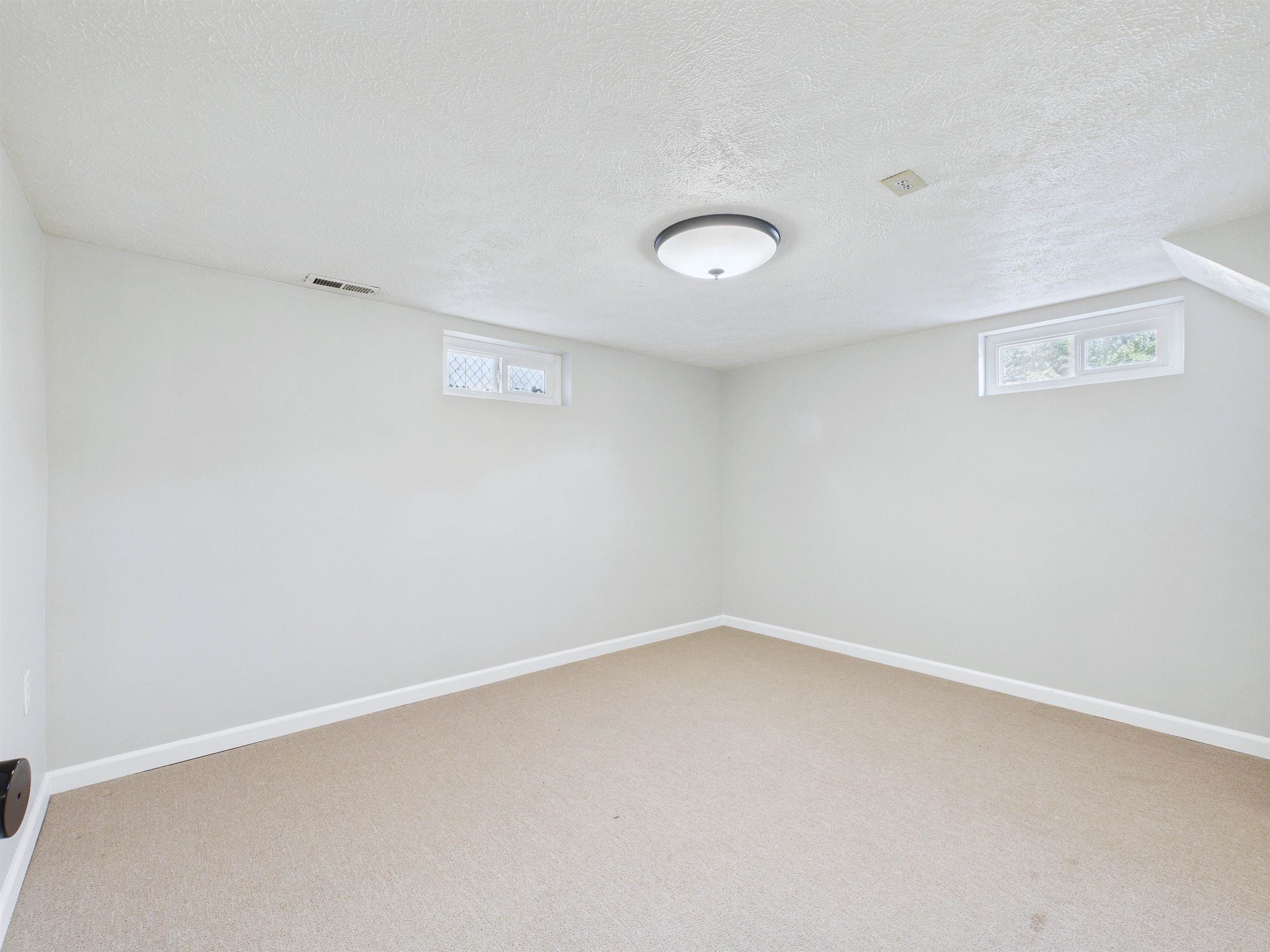 517 E Longfellow Ave - Photo 32