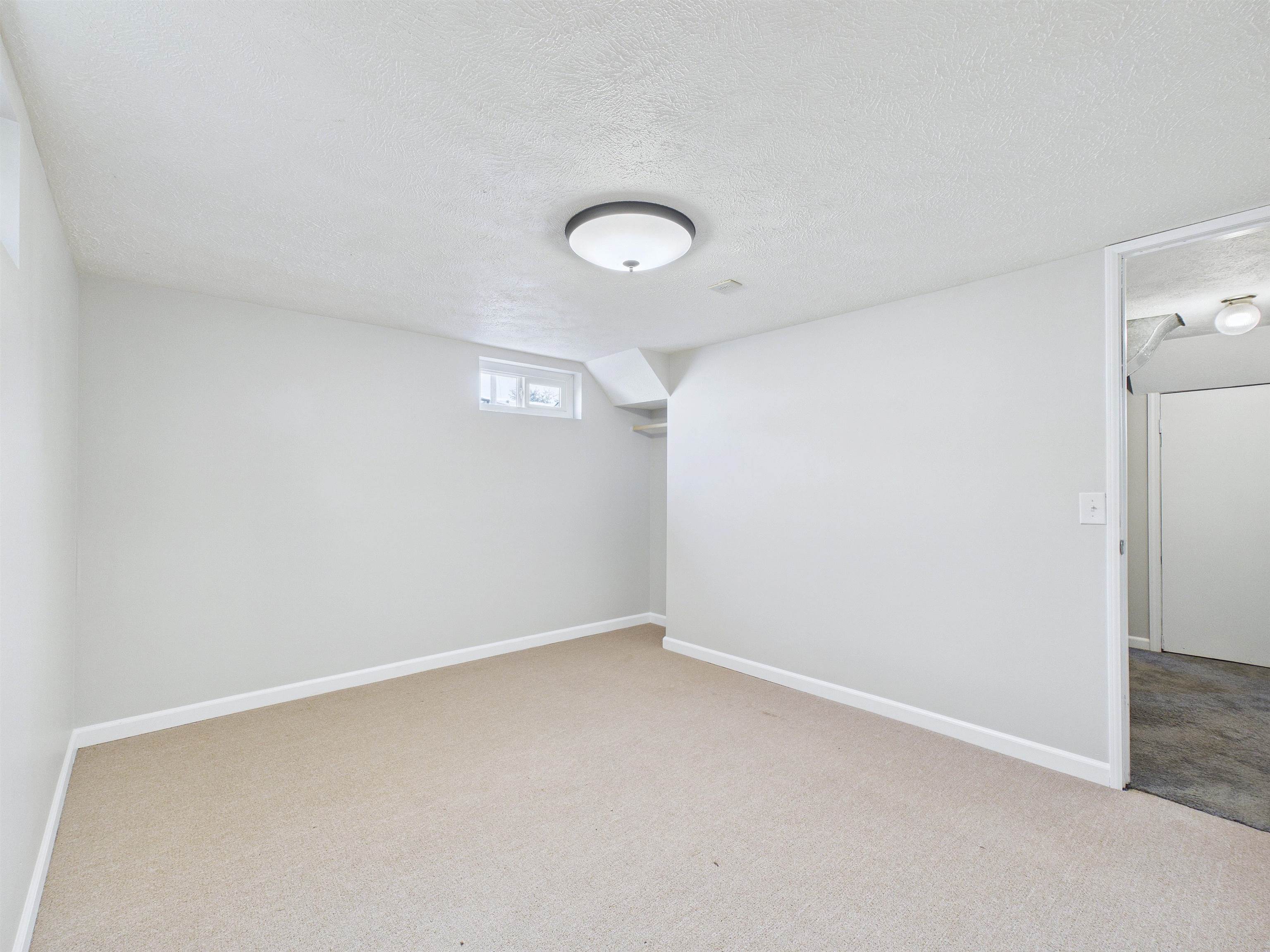 517 E Longfellow Ave - Photo 33