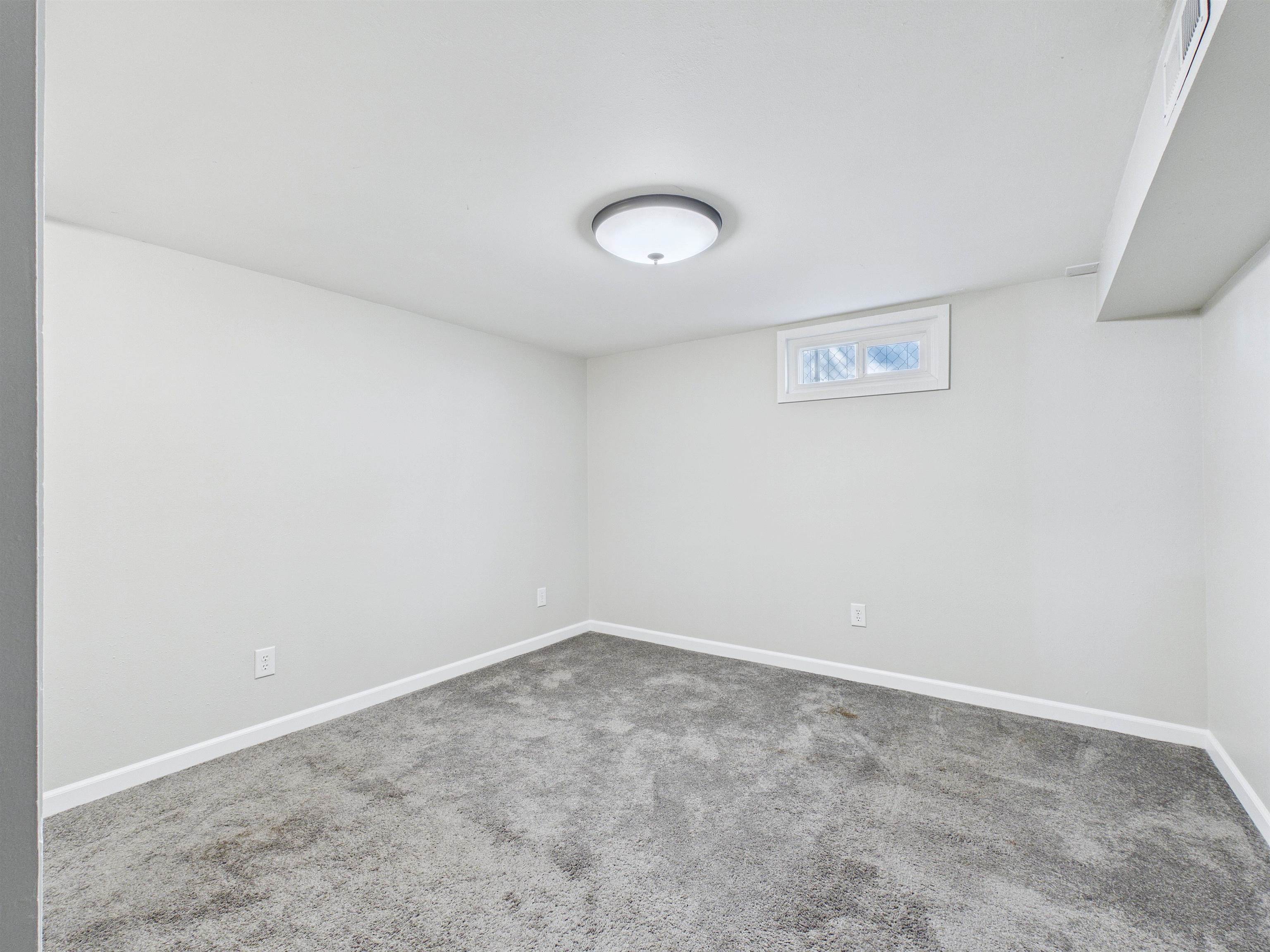 517 E Longfellow Ave - Photo 36