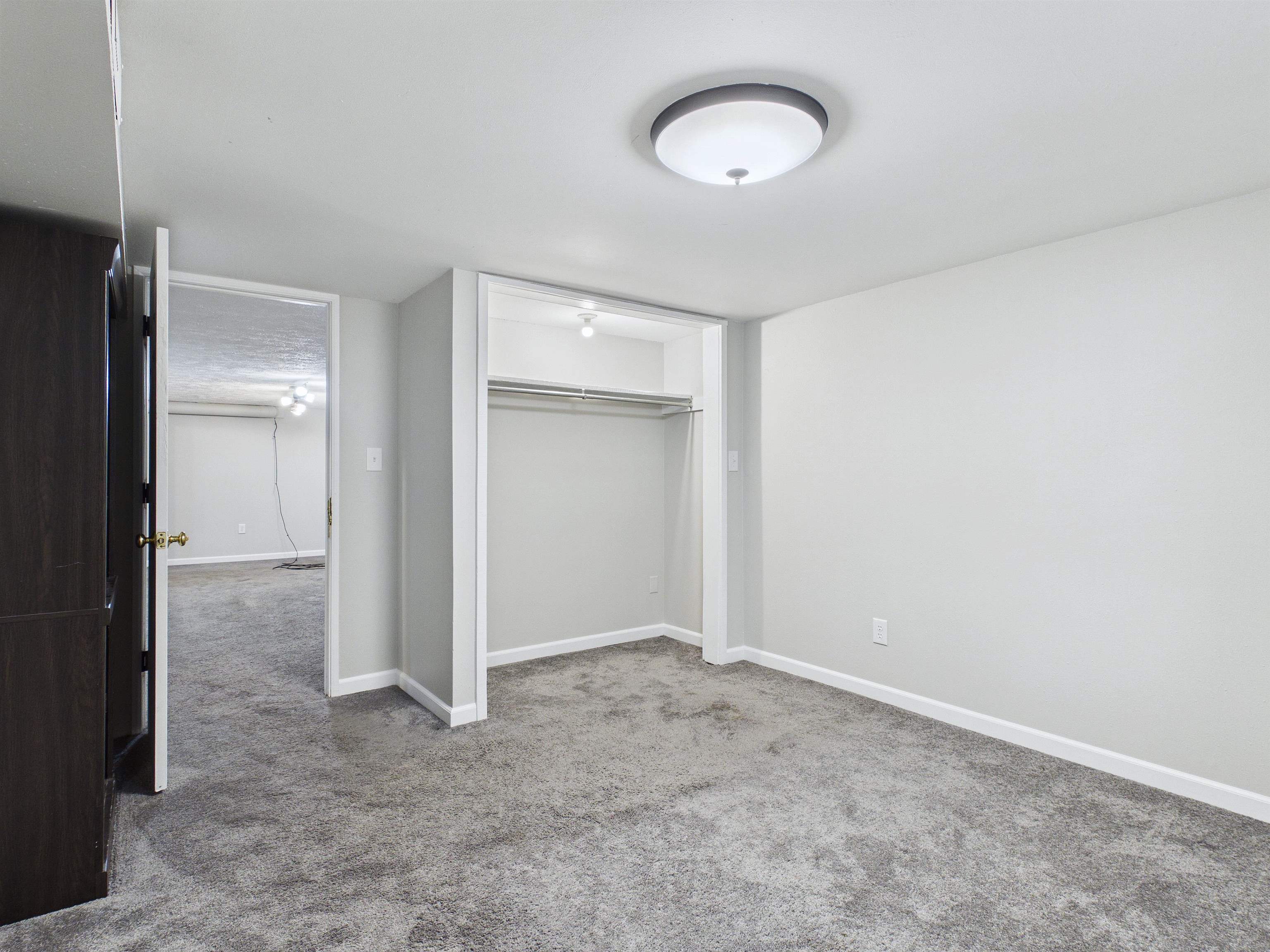 517 E Longfellow Ave - Photo 37
