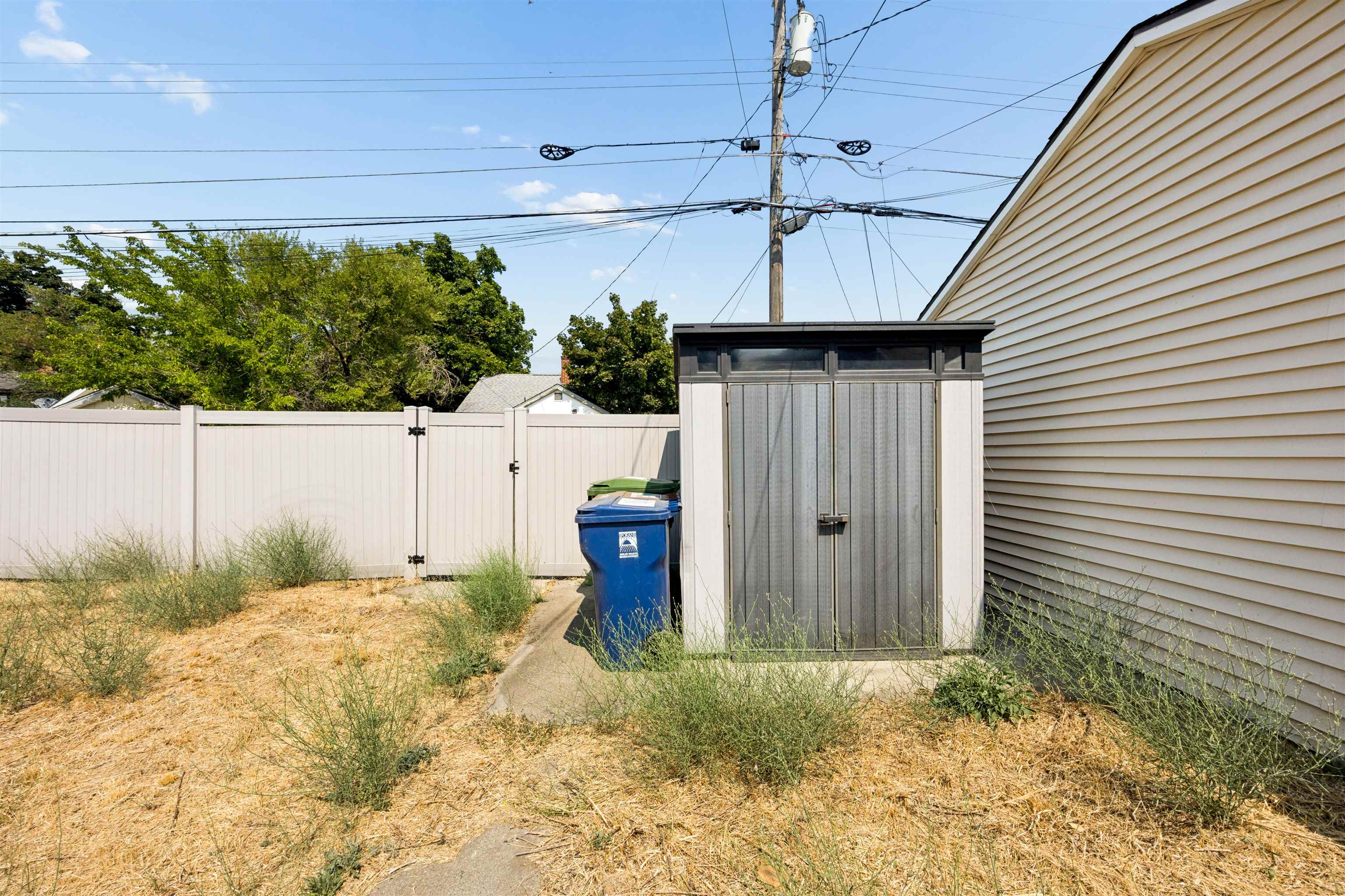 517 E Longfellow Ave - Photo 44
