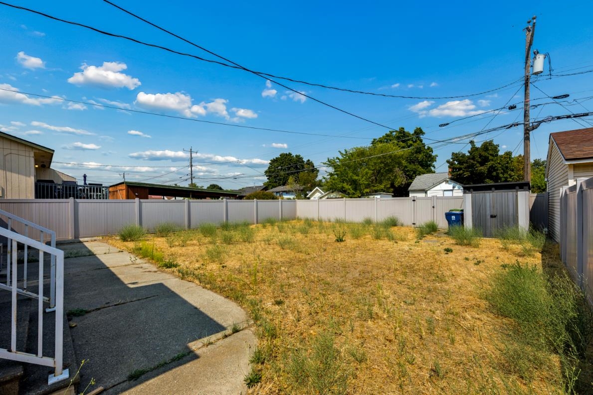 517 E Longfellow Ave - Photo 41