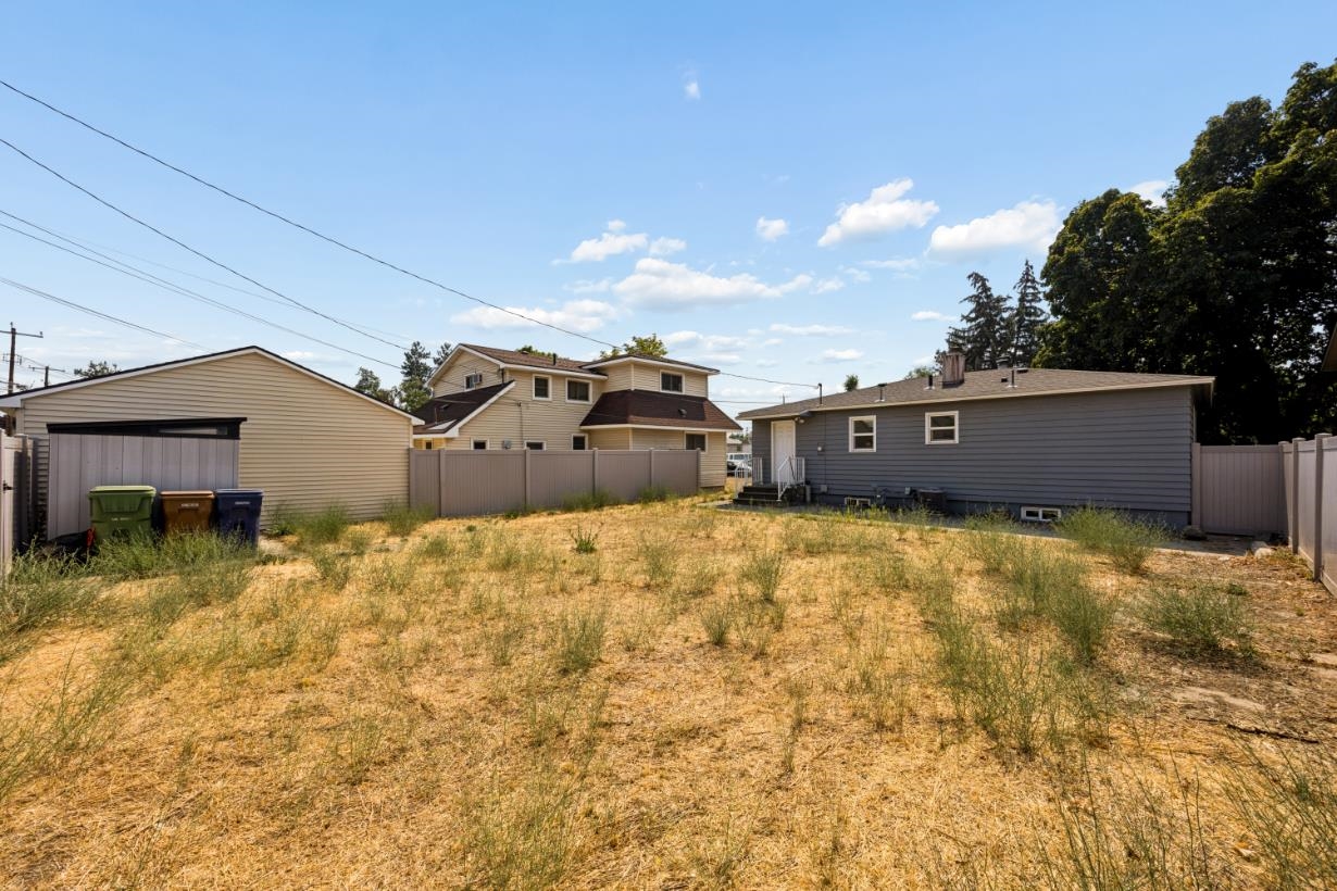 517 E Longfellow Ave - Photo 43