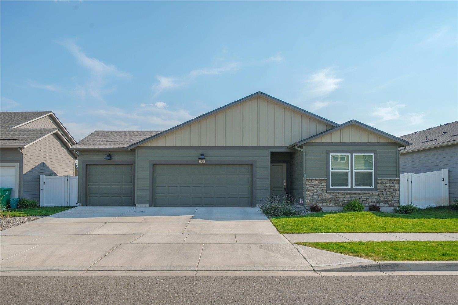 8505 W Red Ave - Photo 1