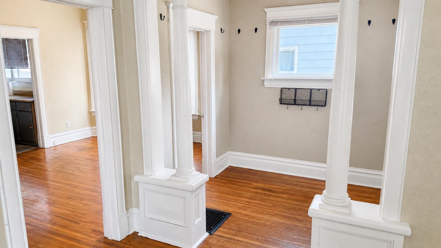 943 E Ermina Ave - Photo 3