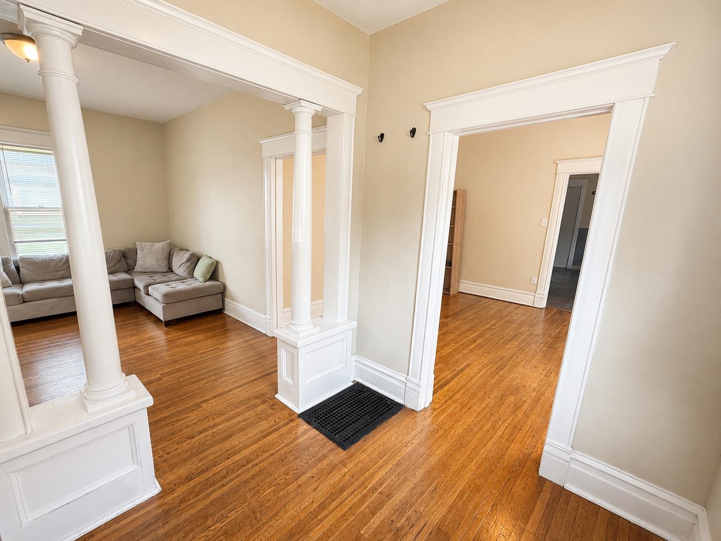 943 E Ermina Ave - Photo 2