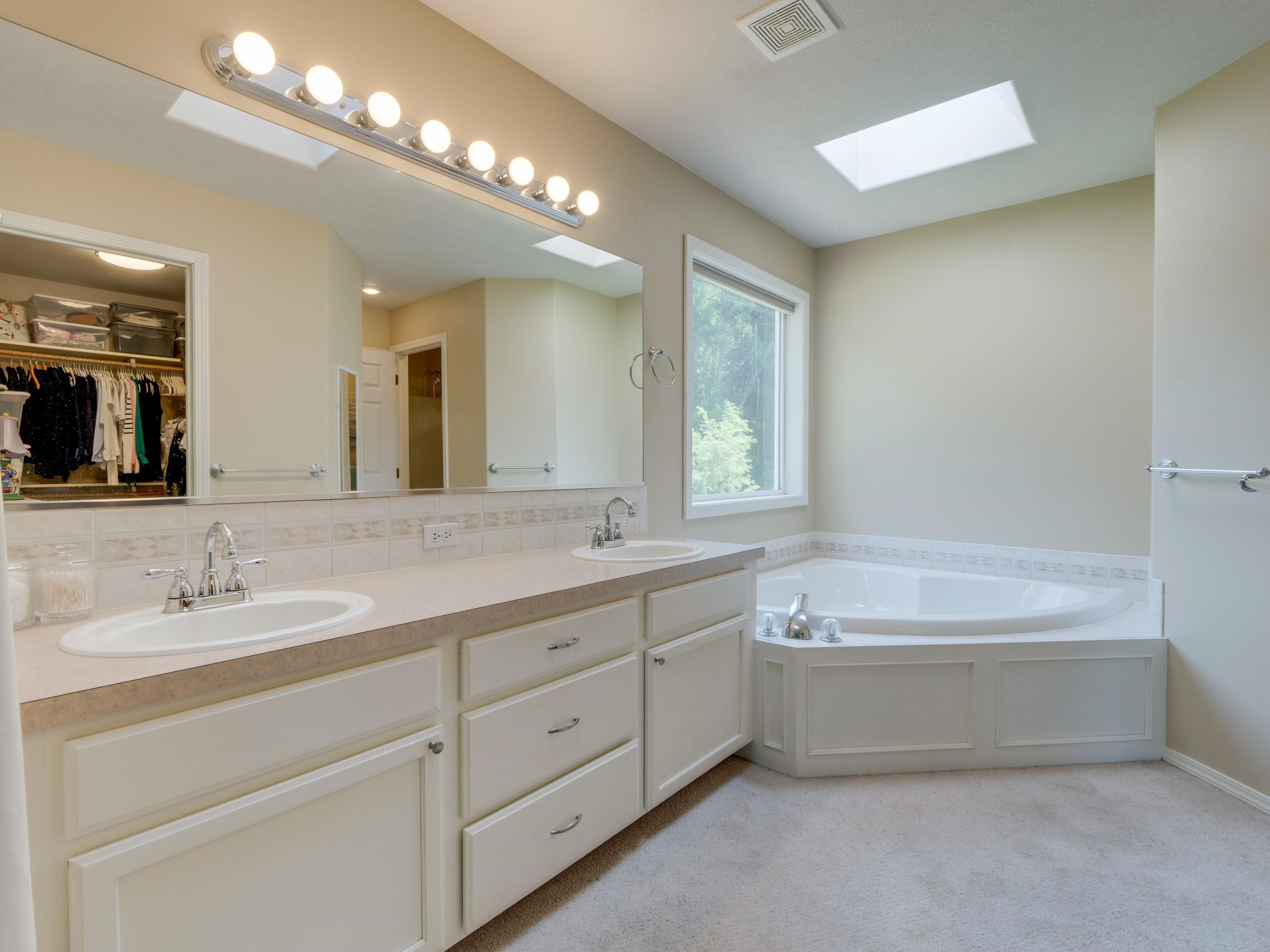 3703 S Sunderland Dr - Photo 20