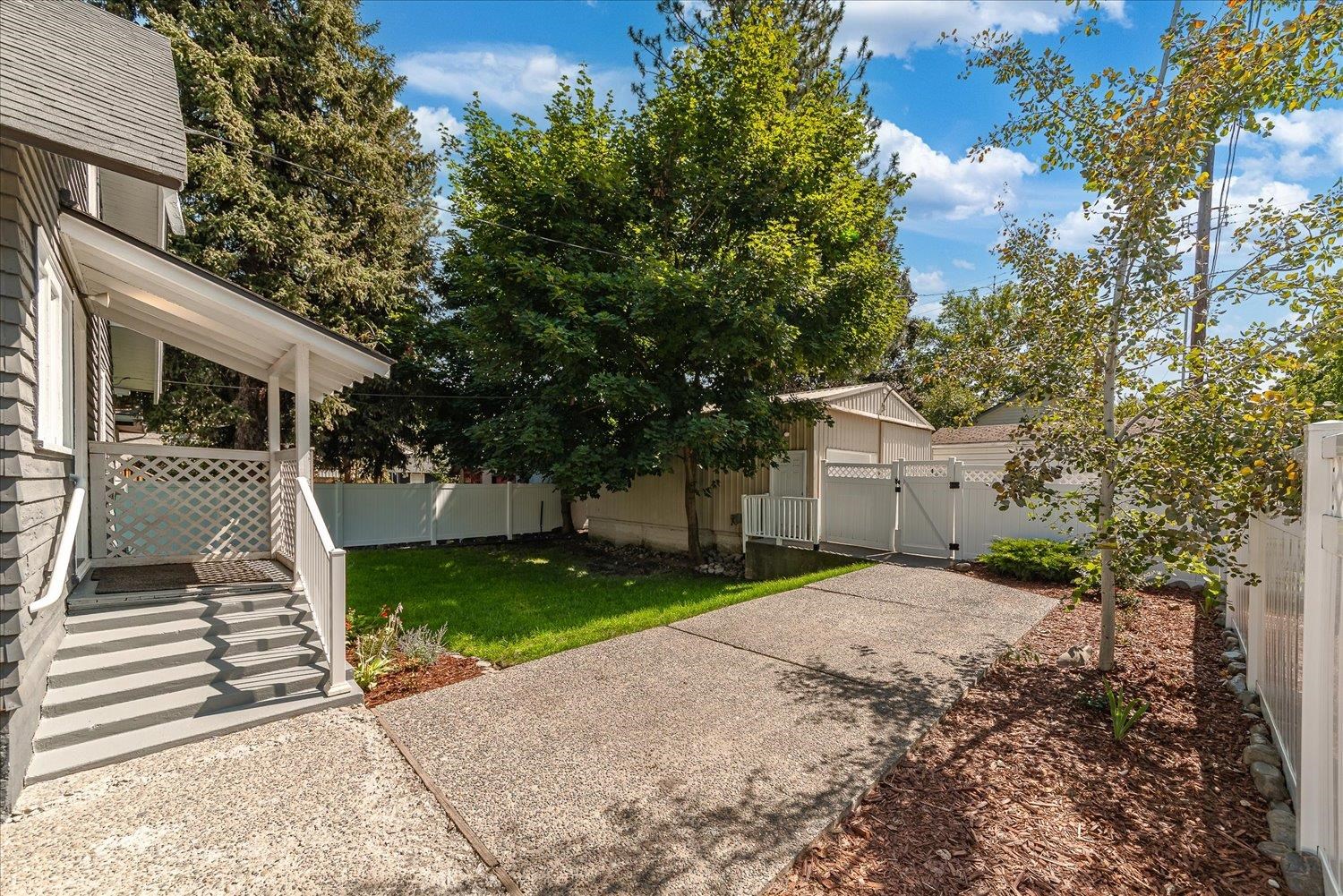 3327 W Glass Ave - Photo 32