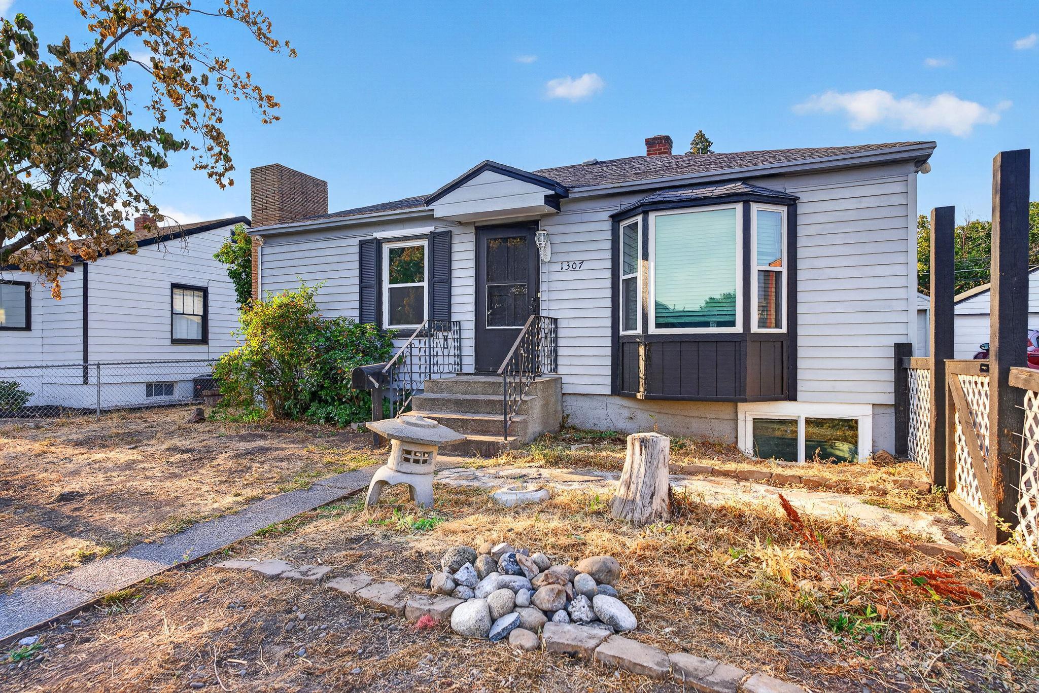 1307 E Gordon Ave - Photo 1