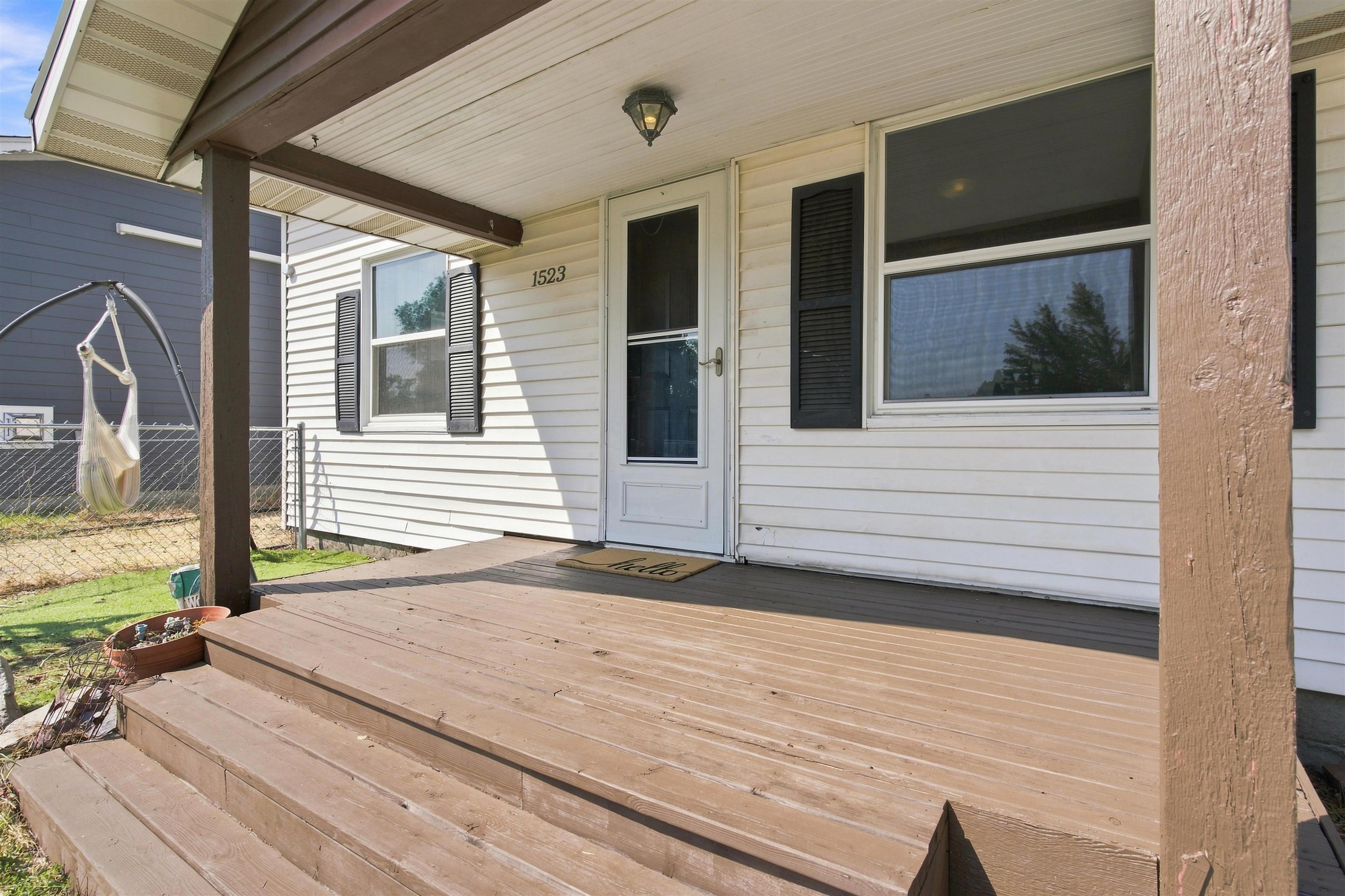 1523 E Nebraska Ave - Photo 1
