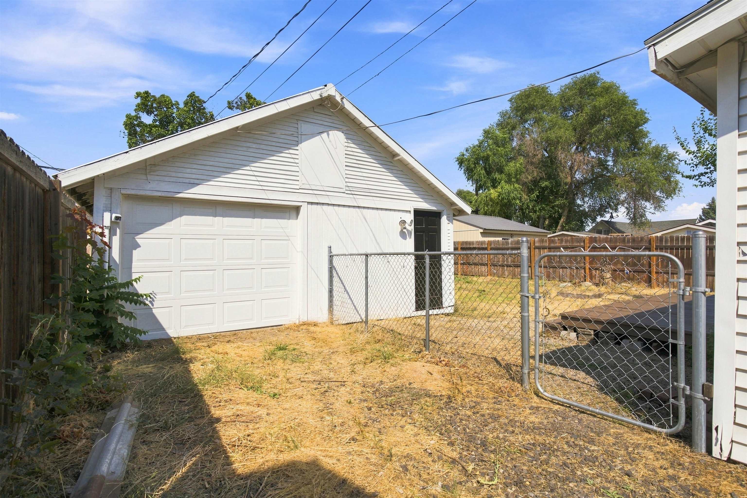 1523 E Nebraska Ave - Photo 3