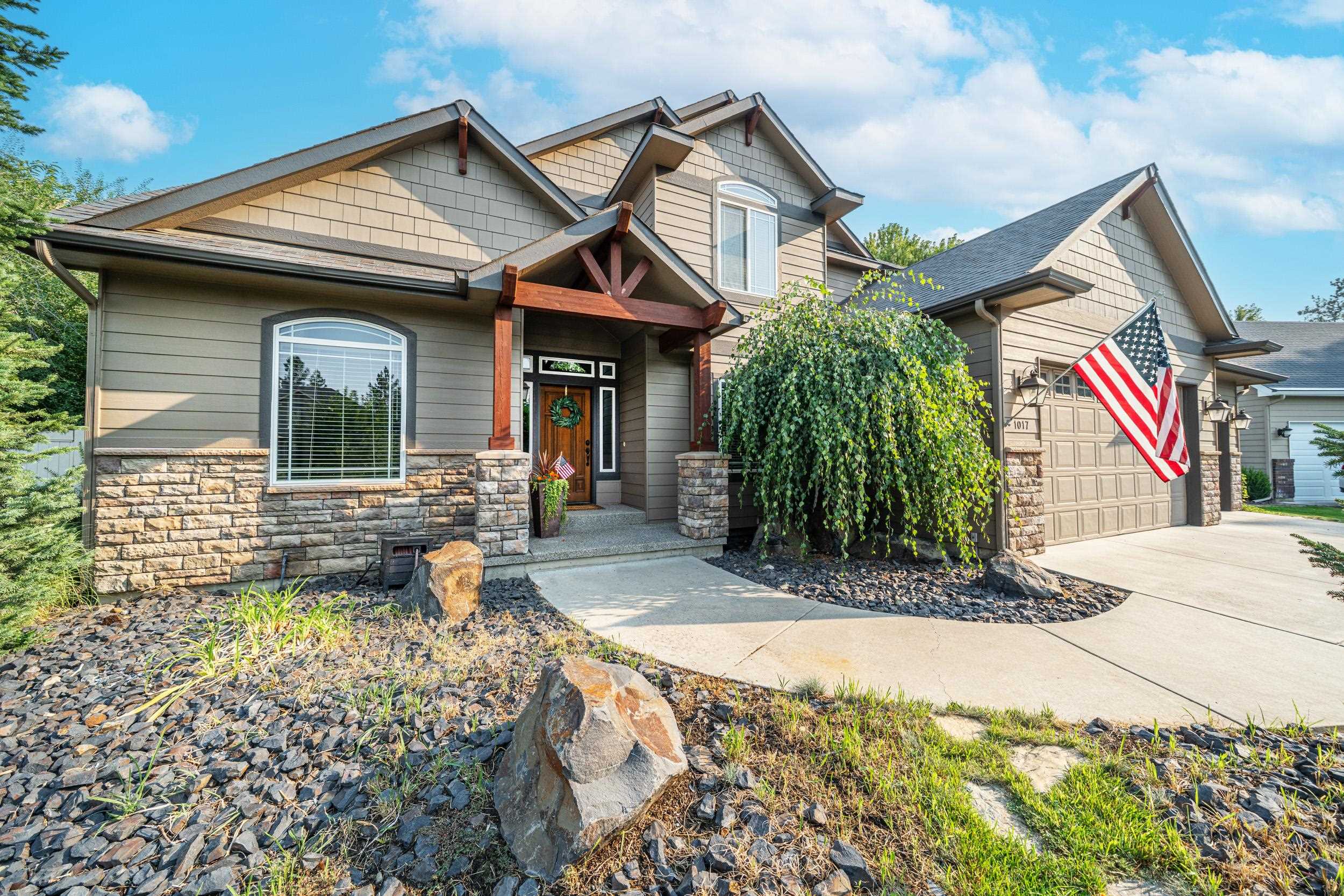 1017 E Golden Ct - Photo 1
