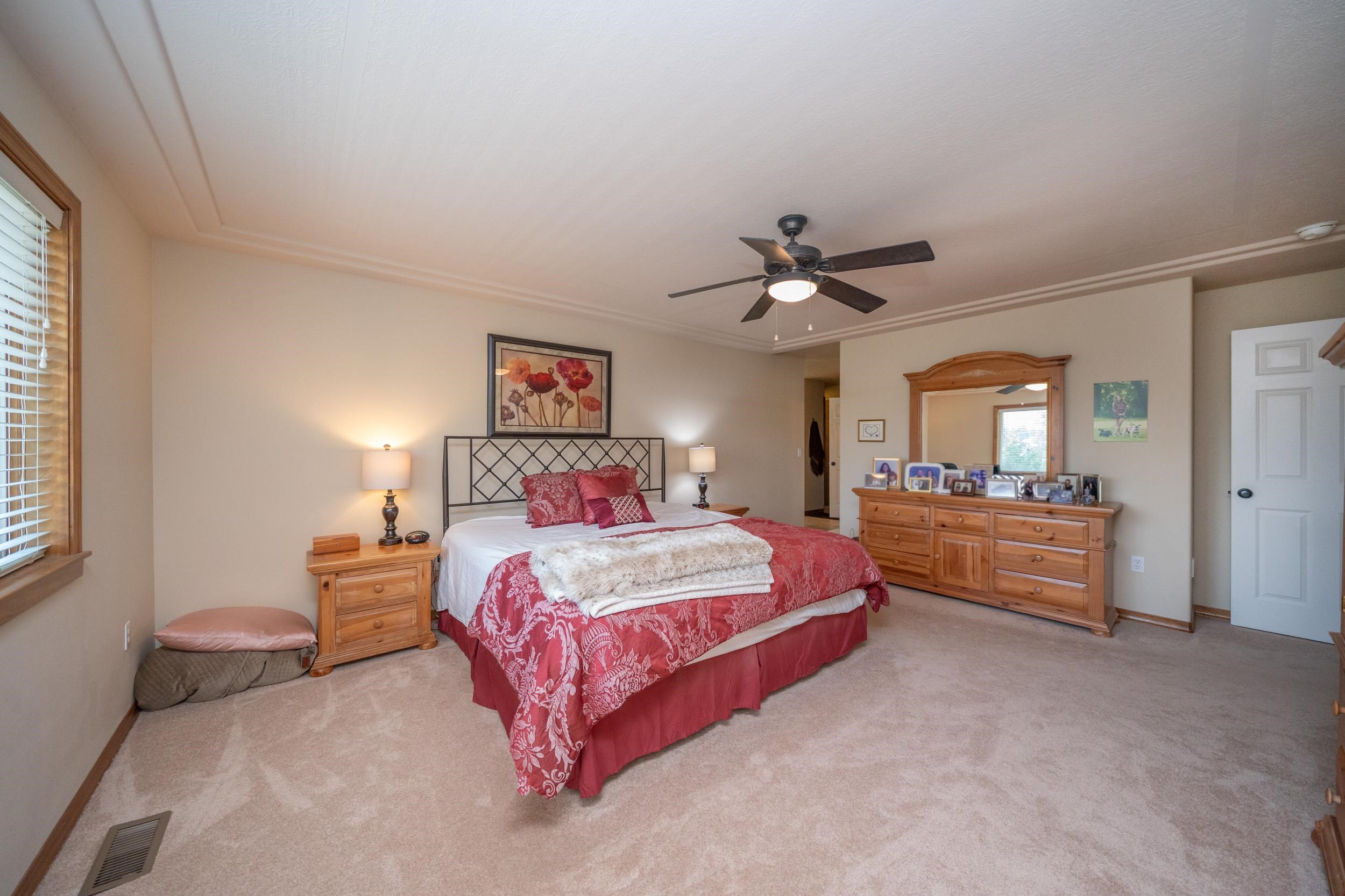 1017 E Golden Ct - Photo 35