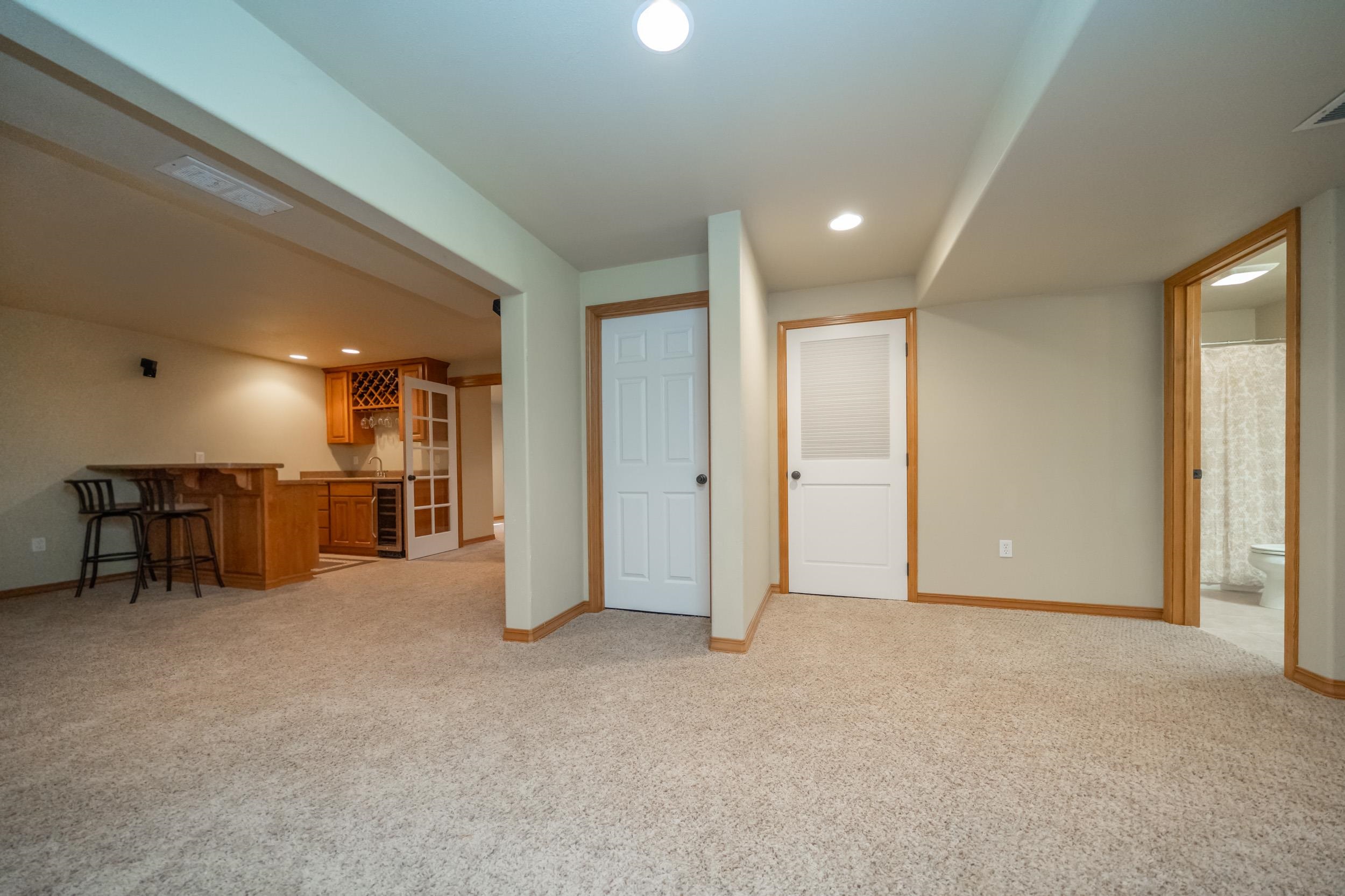 1017 E Golden Ct - Photo 40