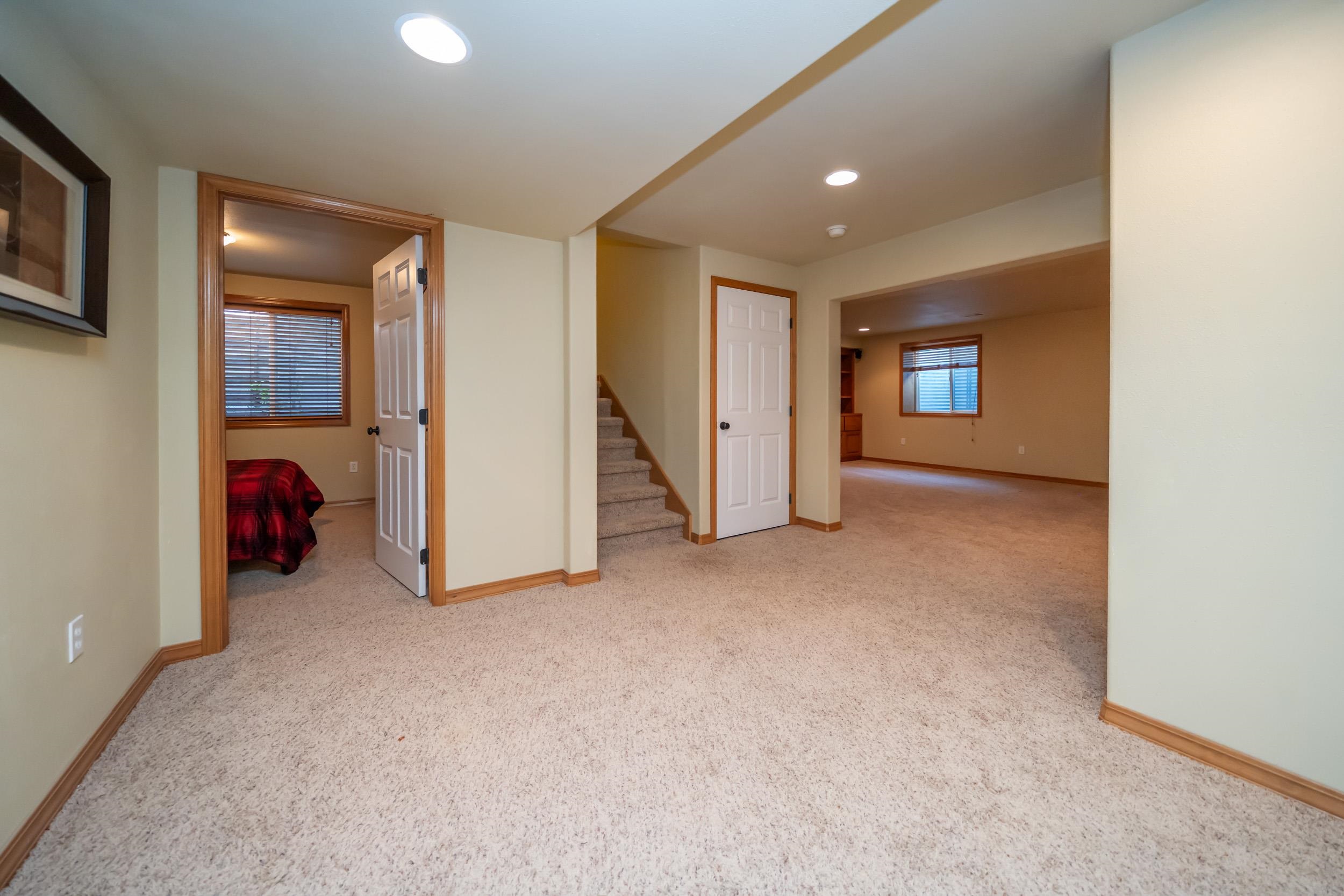 1017 E Golden Ct - Photo 44