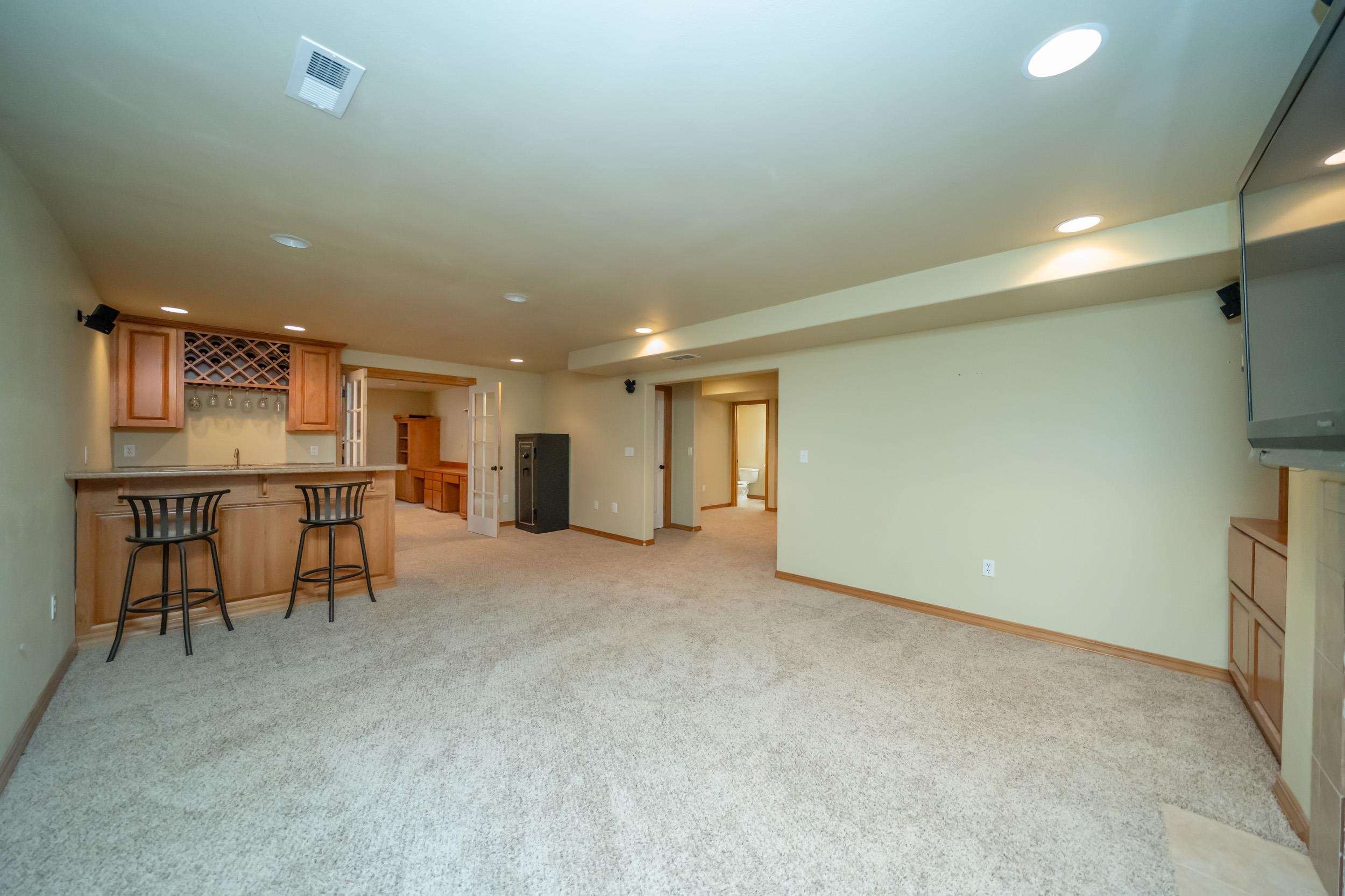 1017 E Golden Ct - Photo 46