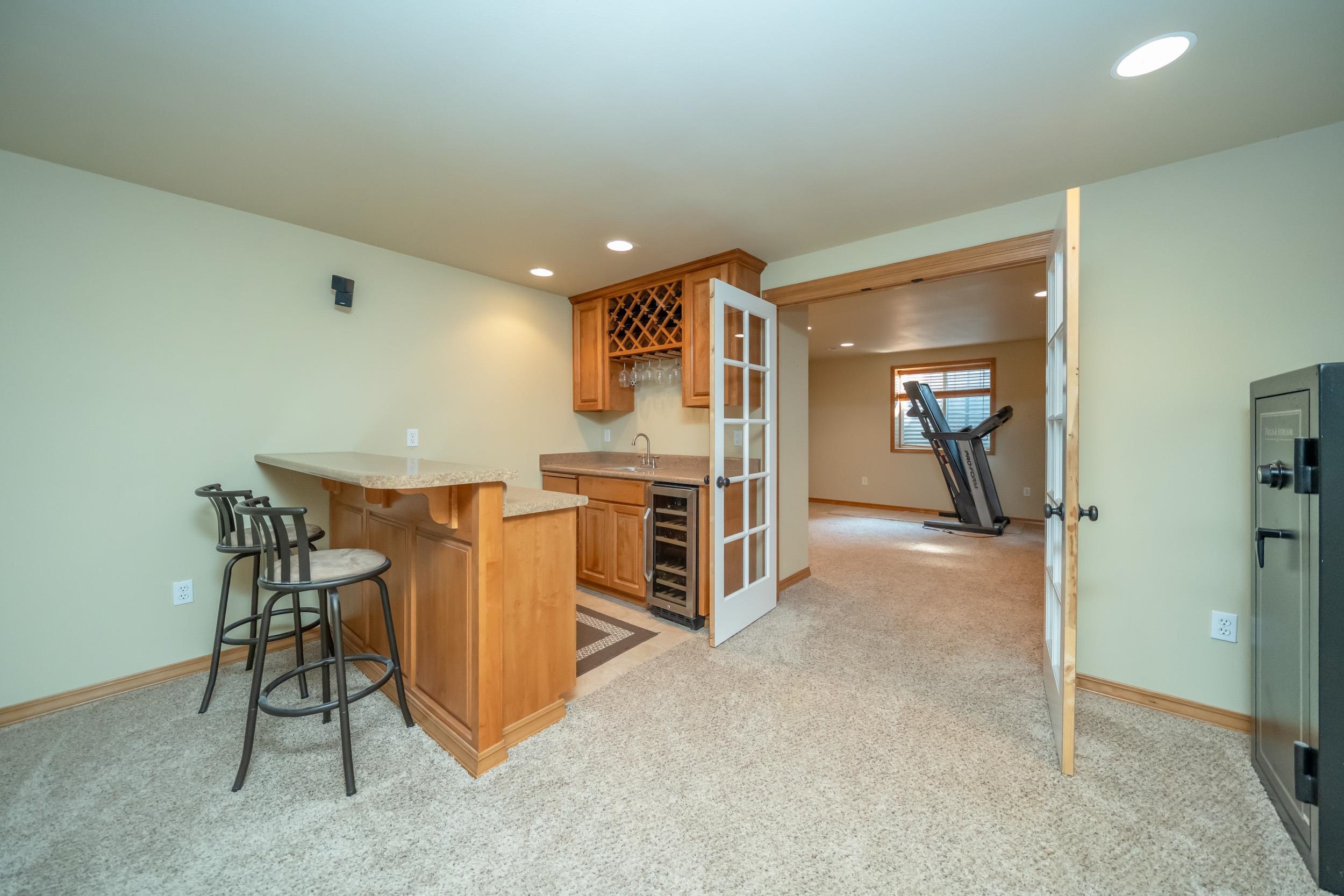1017 E Golden Ct - Photo 47
