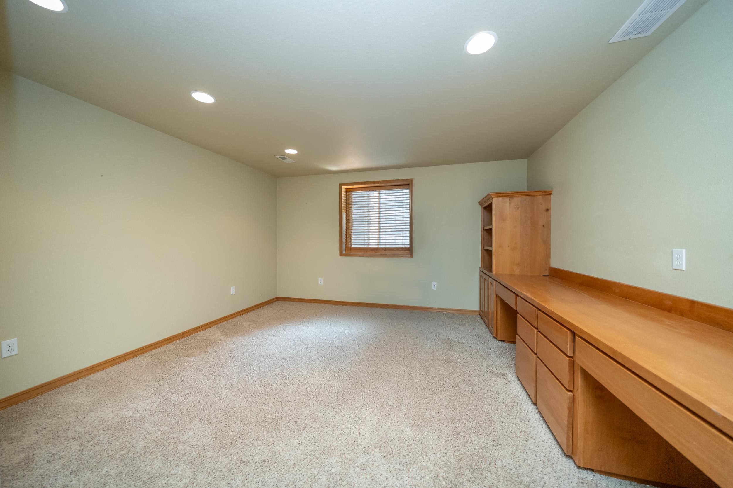 1017 E Golden Ct - Photo 49