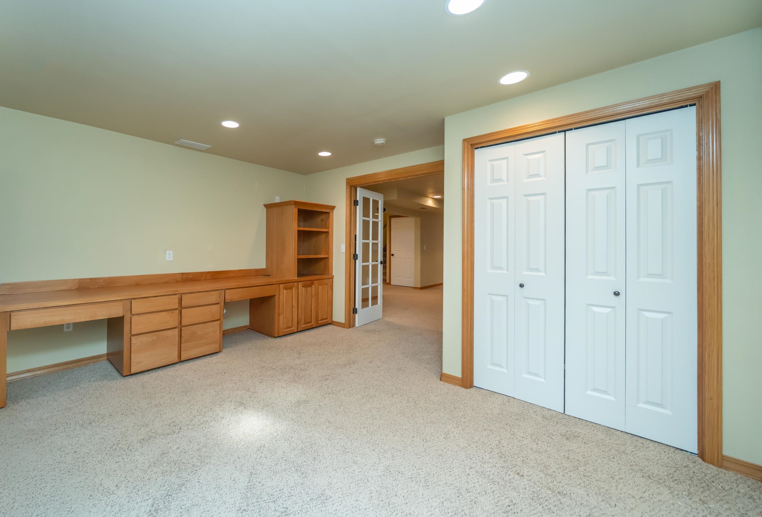 1017 E Golden Ct - Photo 50