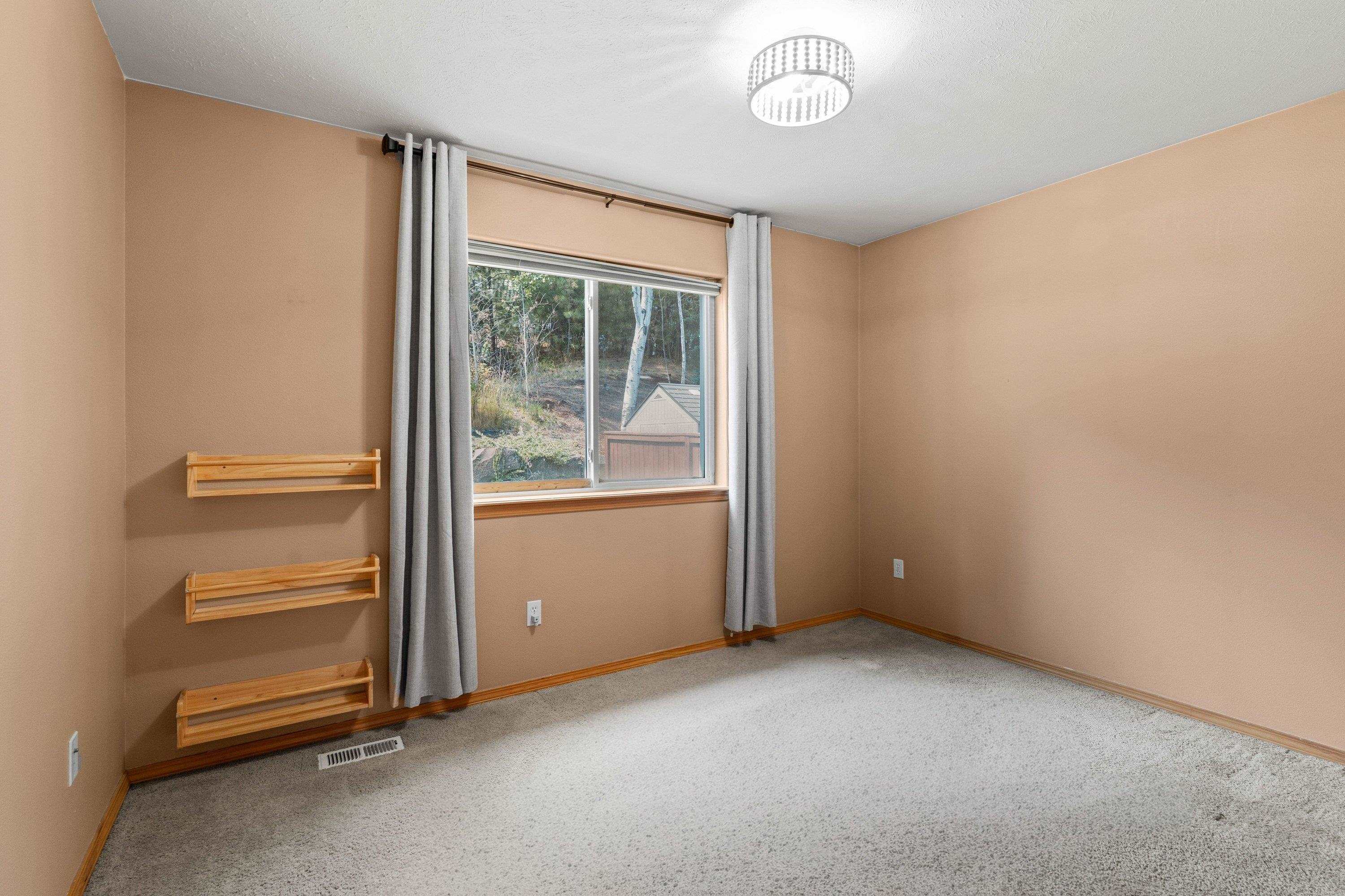 517 W Bolan Ave - Photo 29
