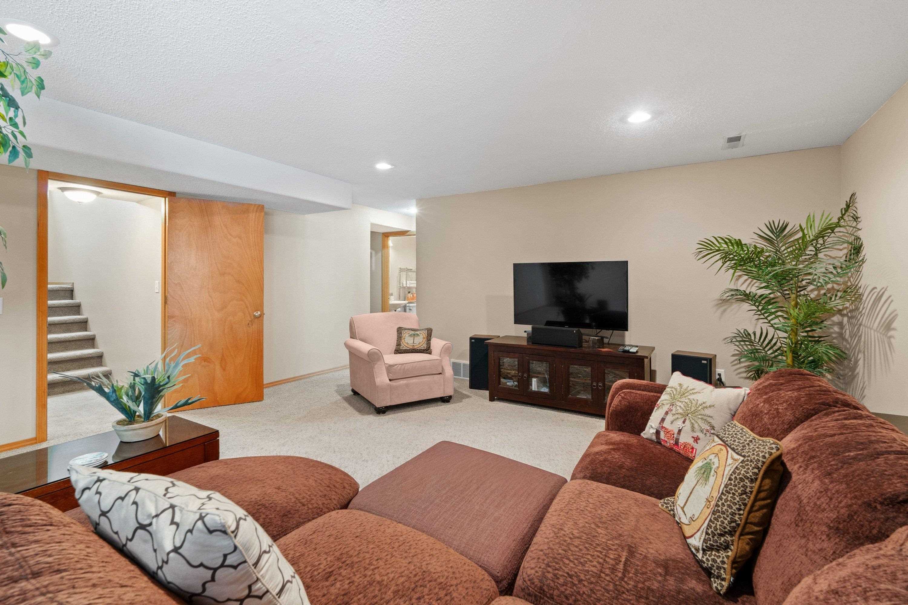 517 W Bolan Ave - Photo 33