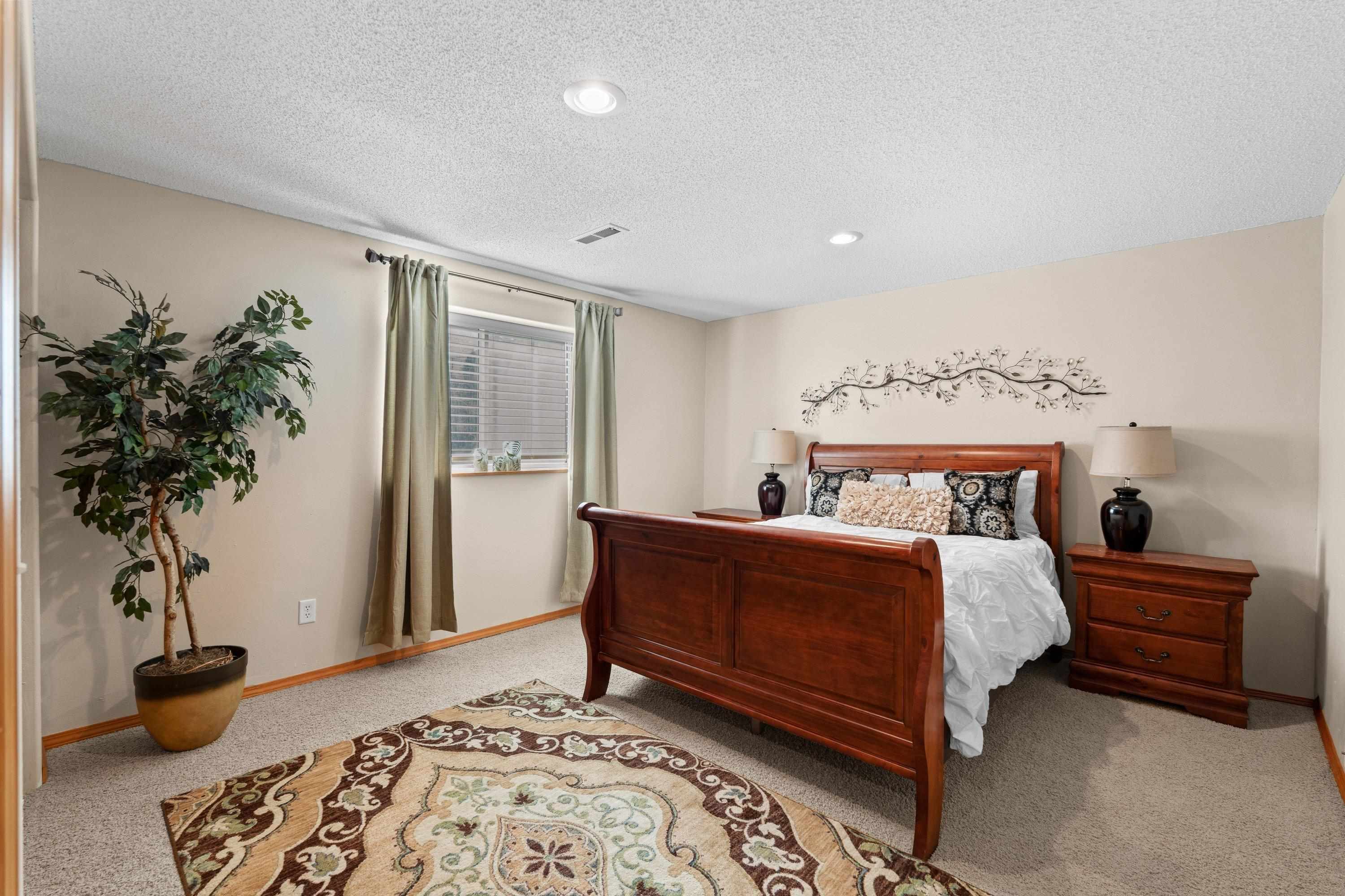 517 W Bolan Ave - Photo 22