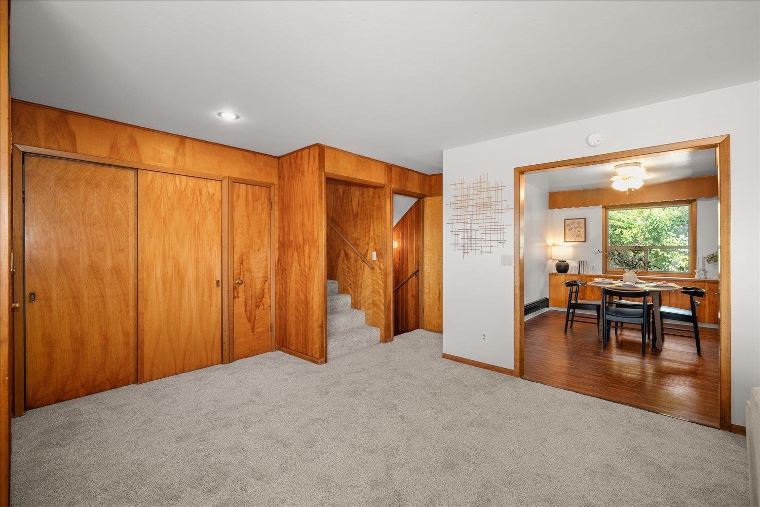 821 E Broad St - Photo 5