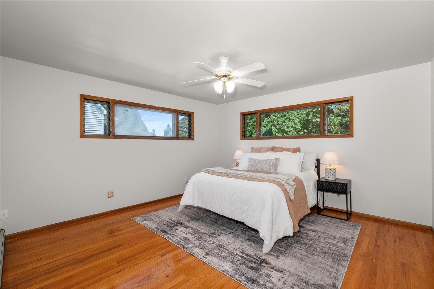 821 E Broad St - Photo 9