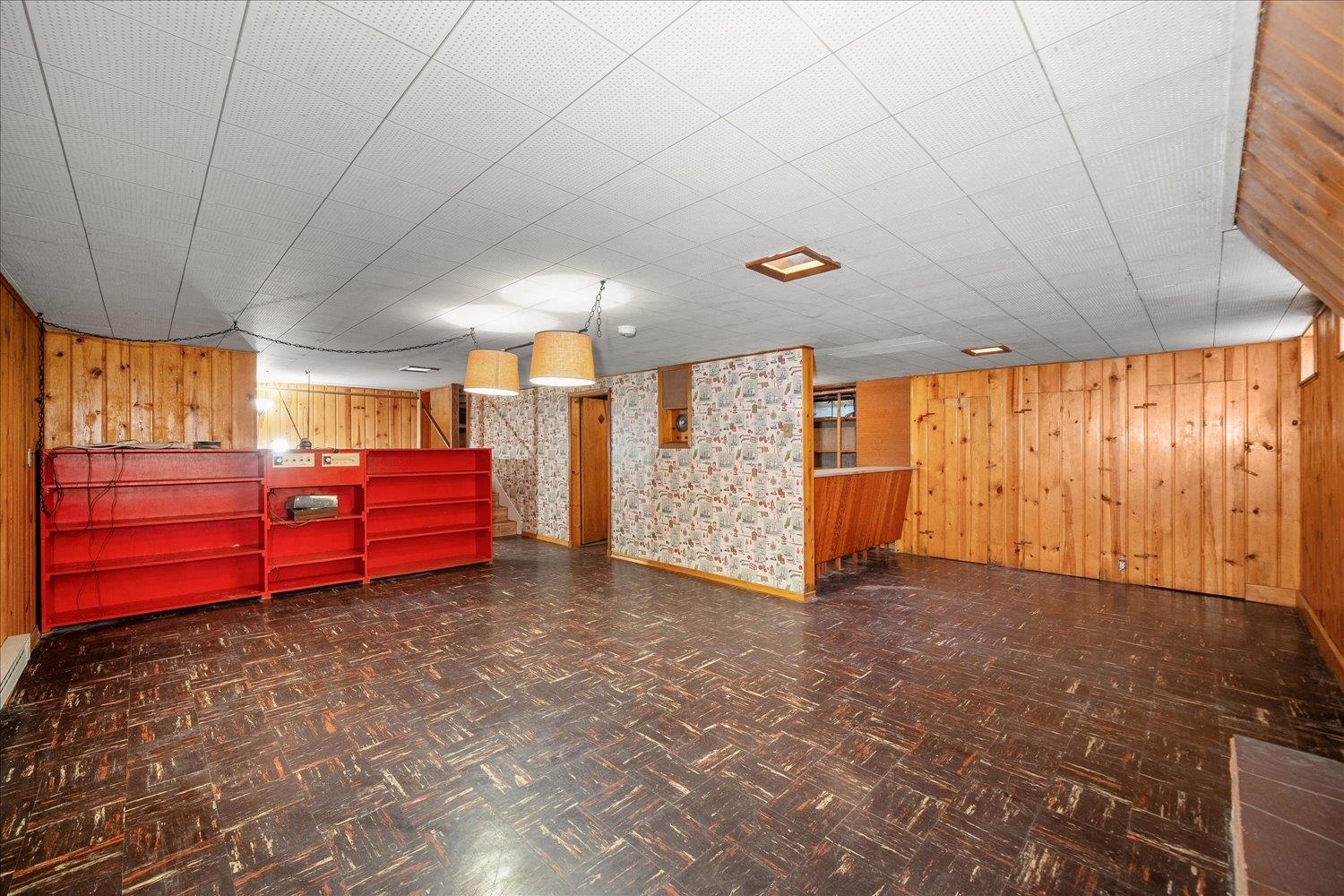 821 E Broad St - Photo 15