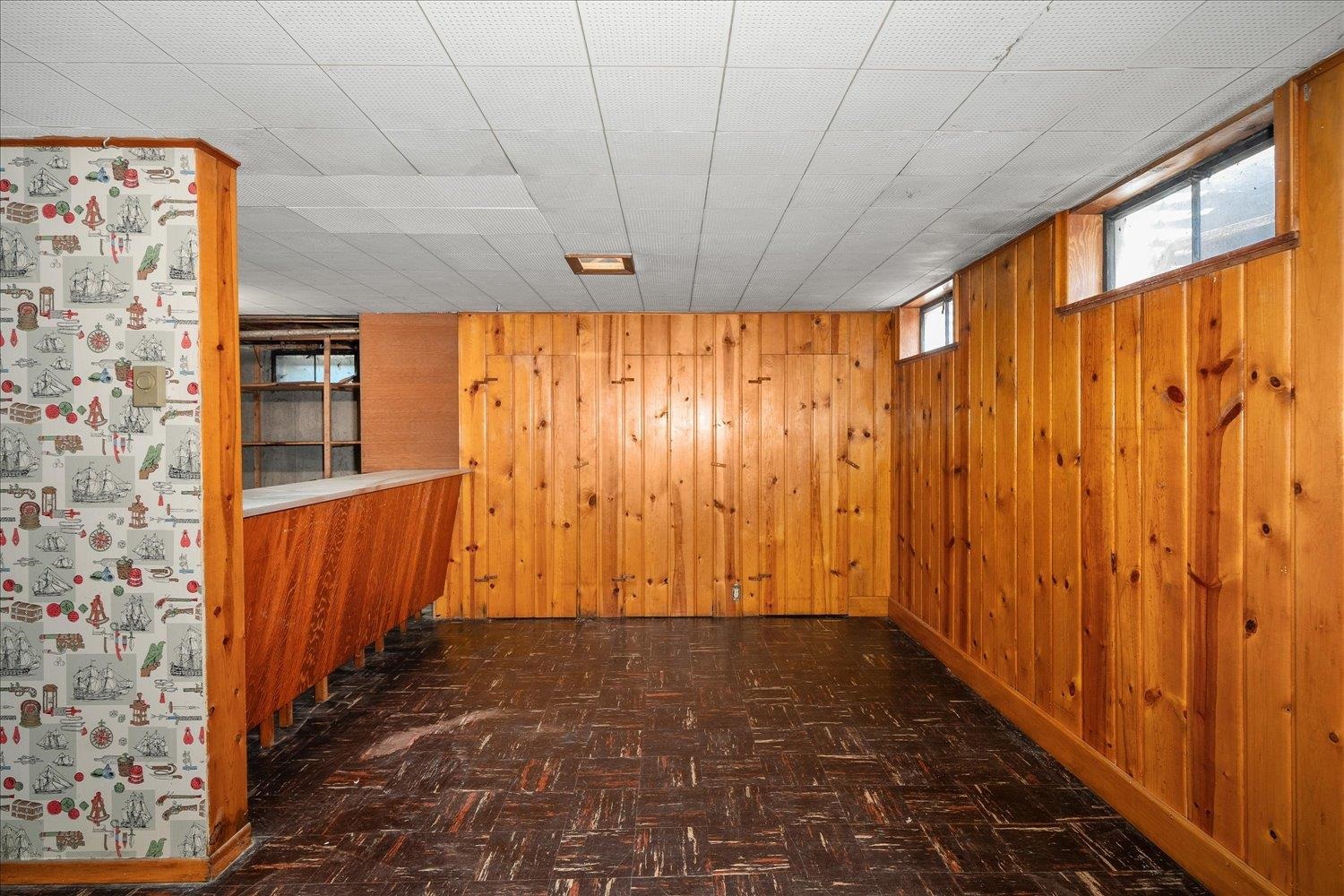 821 E Broad St - Photo 18