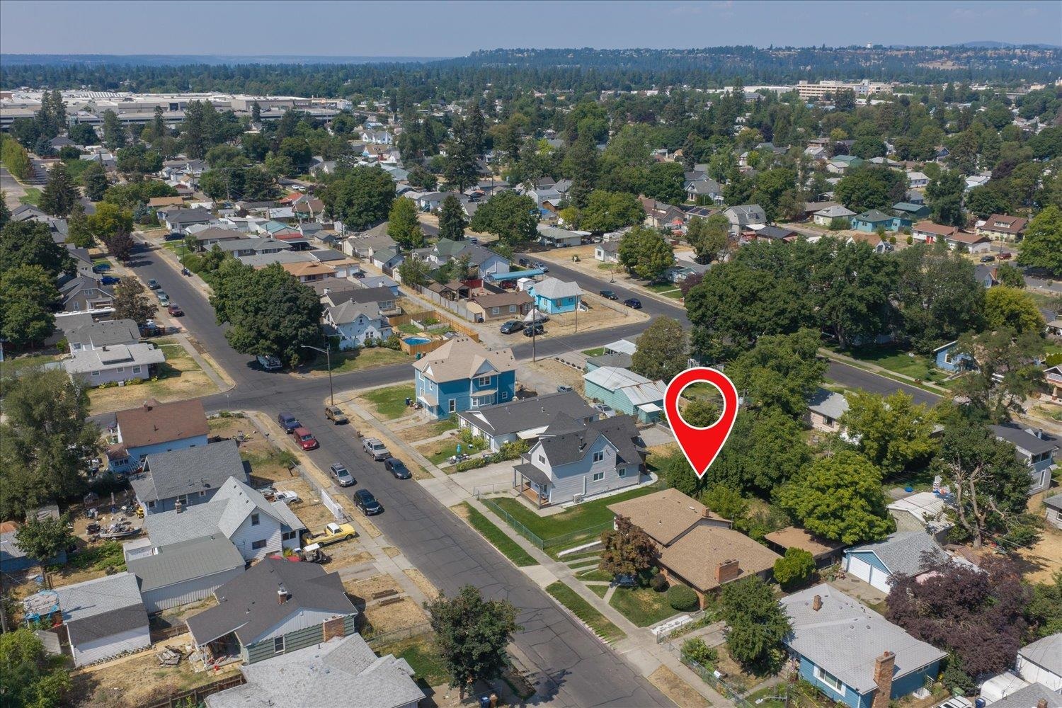 821 E Broad St - Photo 25