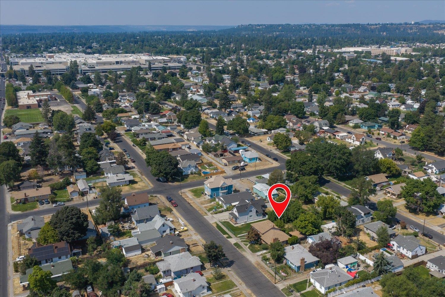 821 E Broad St - Photo 26