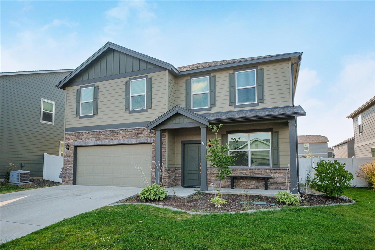 8006 S FRUITVALE Ln - Photo 1
