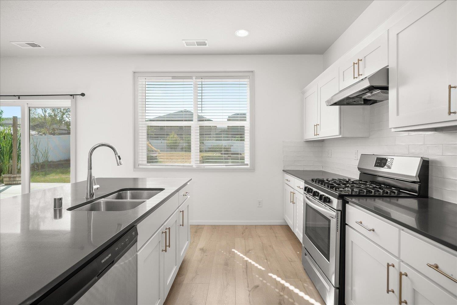 8006 S FRUITVALE Ln - Photo 10