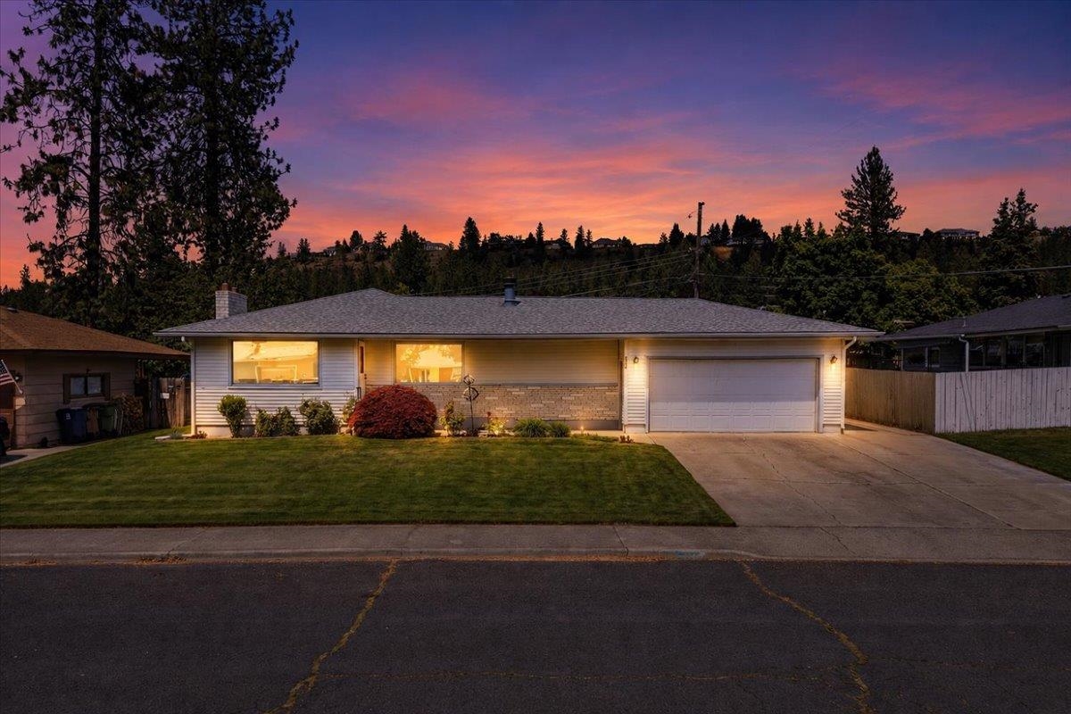 3314 W Beacon Ave - Photo 2