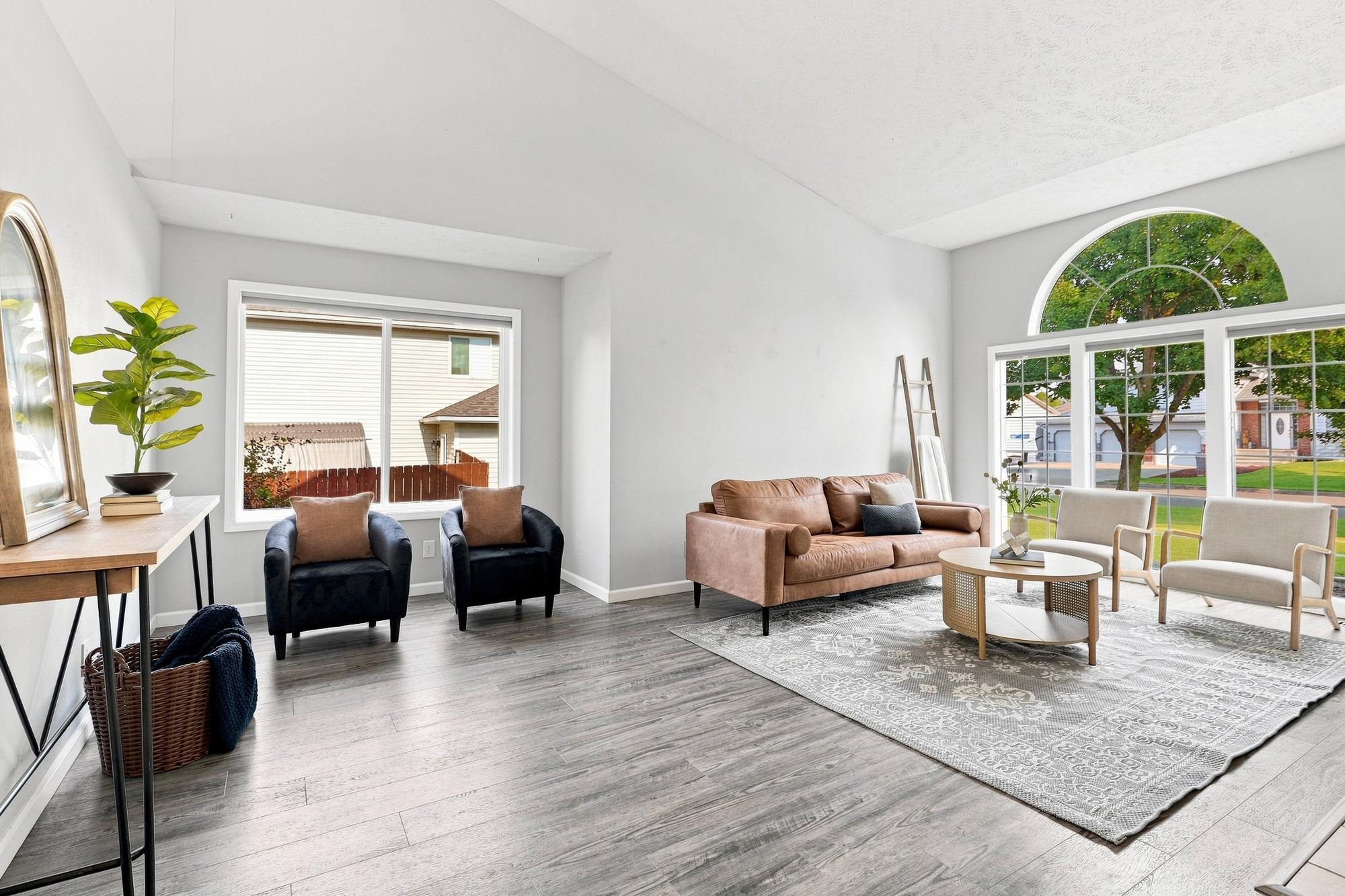 12118 E 37th Ct - Photo 5