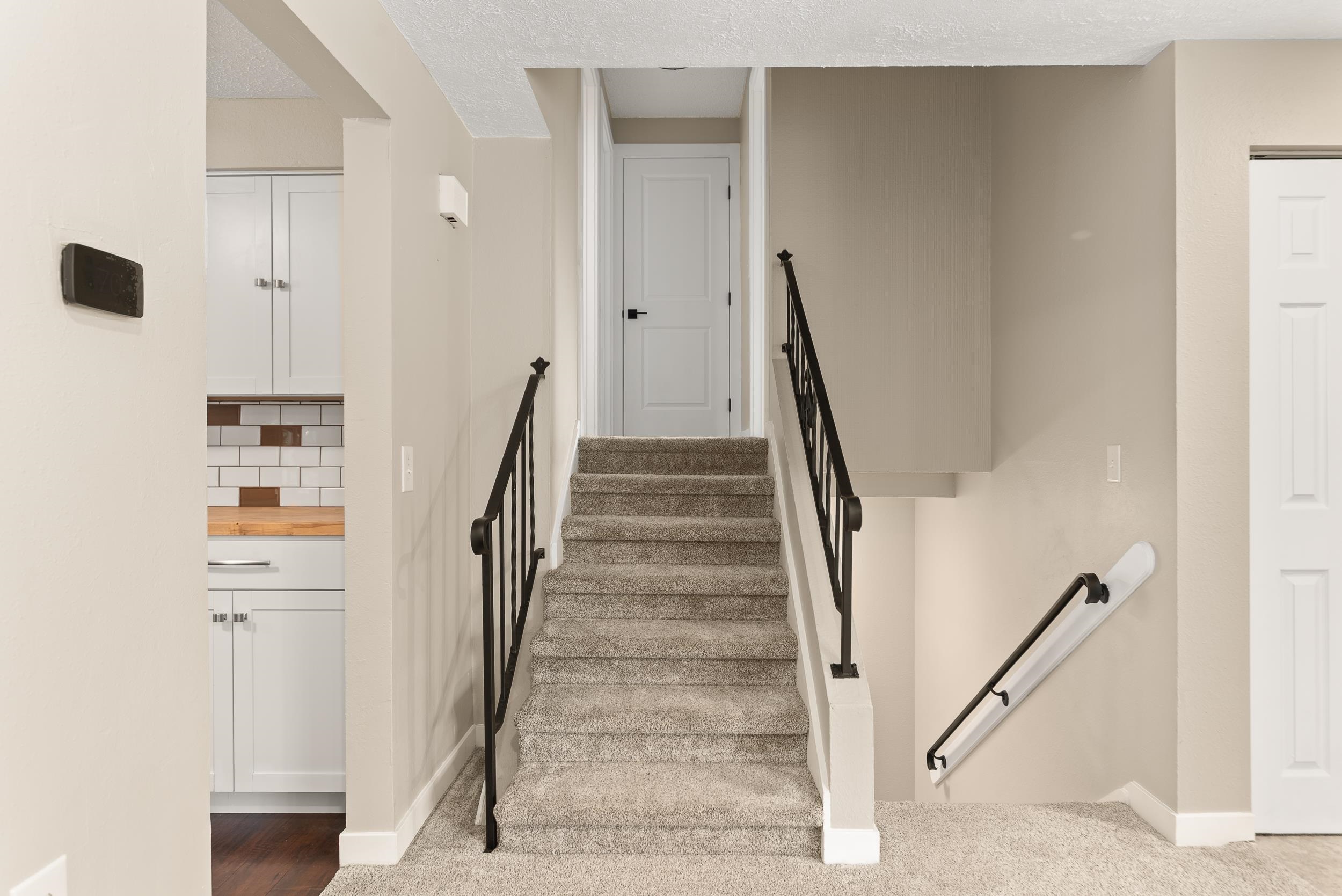 612 E Roundtable Cir - Photo 32