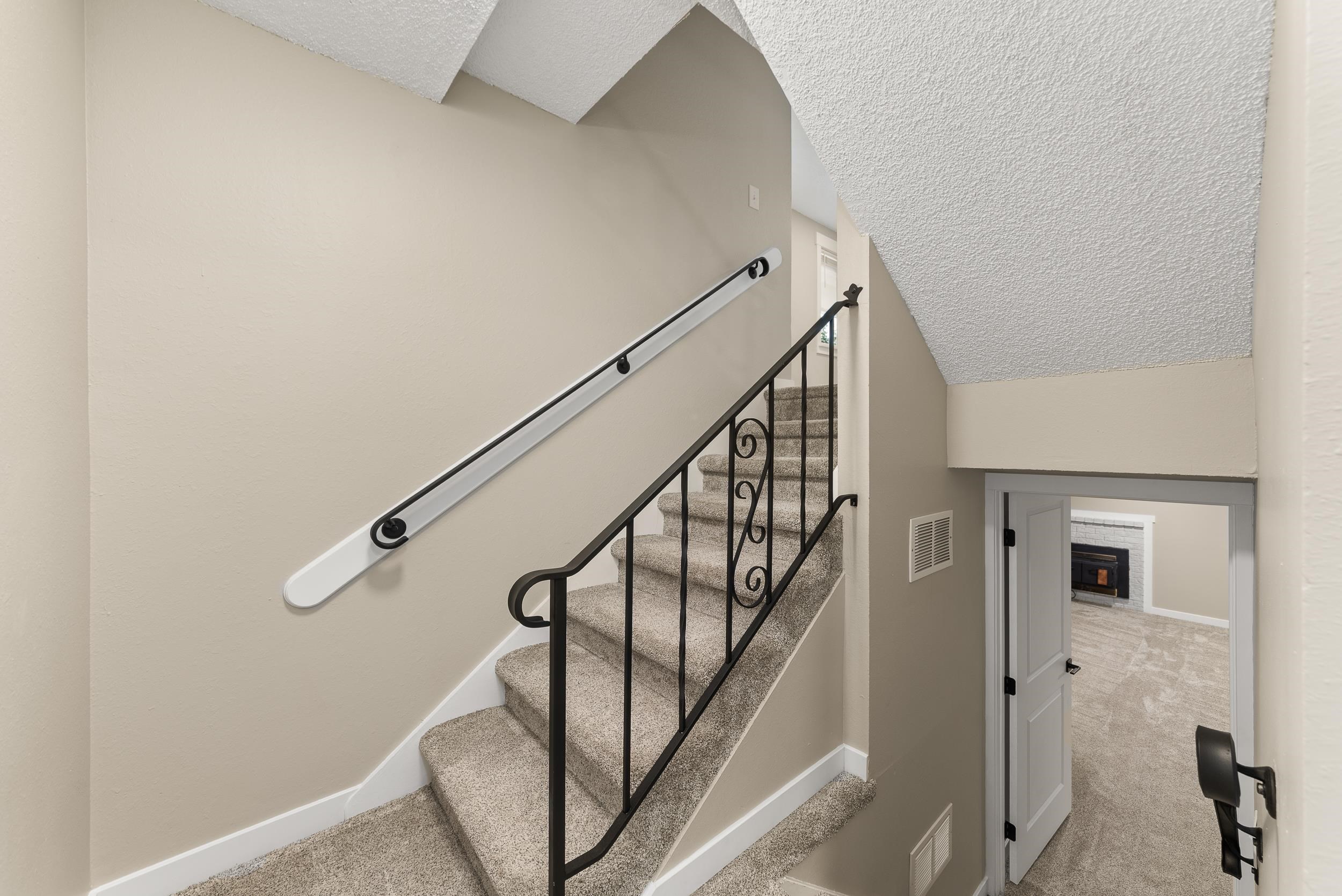 612 E Roundtable Cir - Photo 38