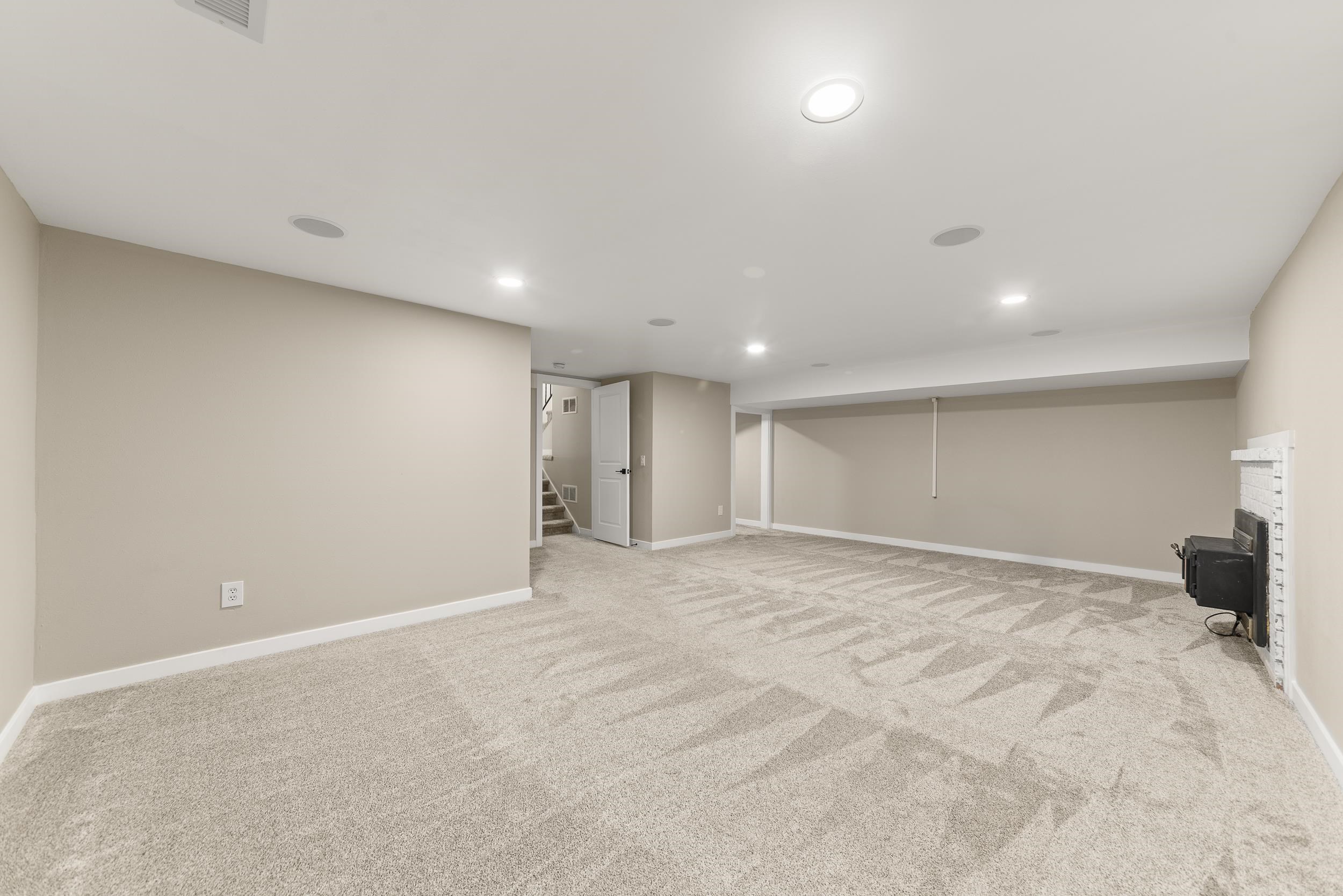 612 E Roundtable Cir - Photo 12
