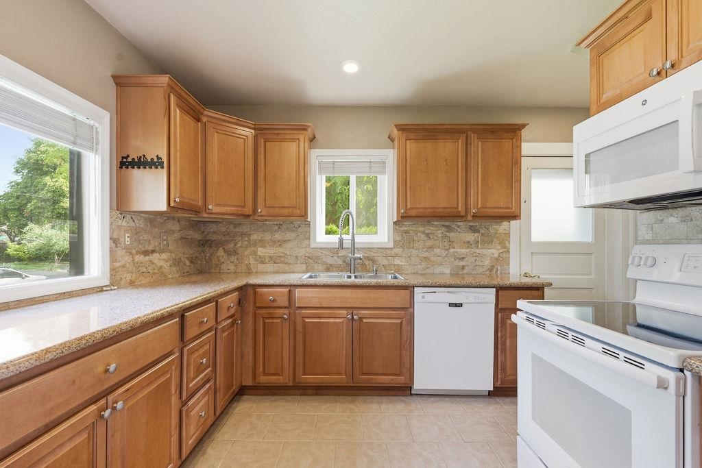 622 E 27TH Ave - Photo 3