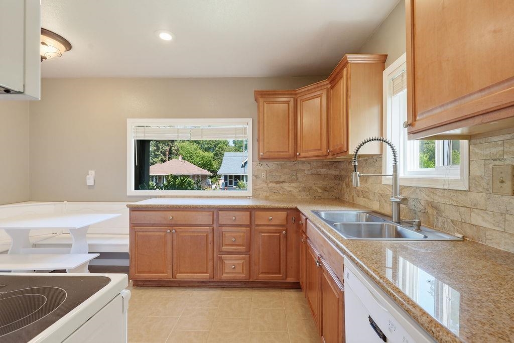 622 E 27TH Ave - Photo 7