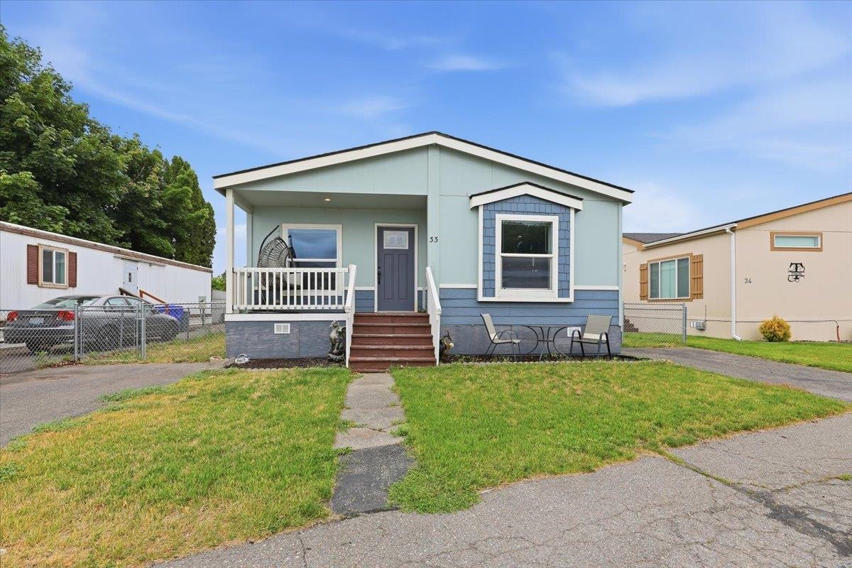 21725 E Wellesley Ave - Photo 1