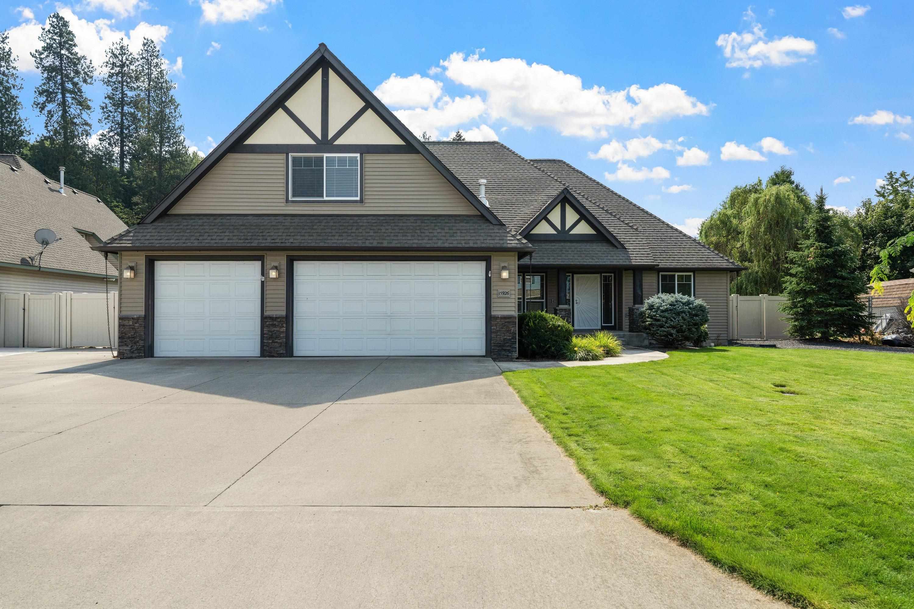 15926 E Renz Dr - Photo 2
