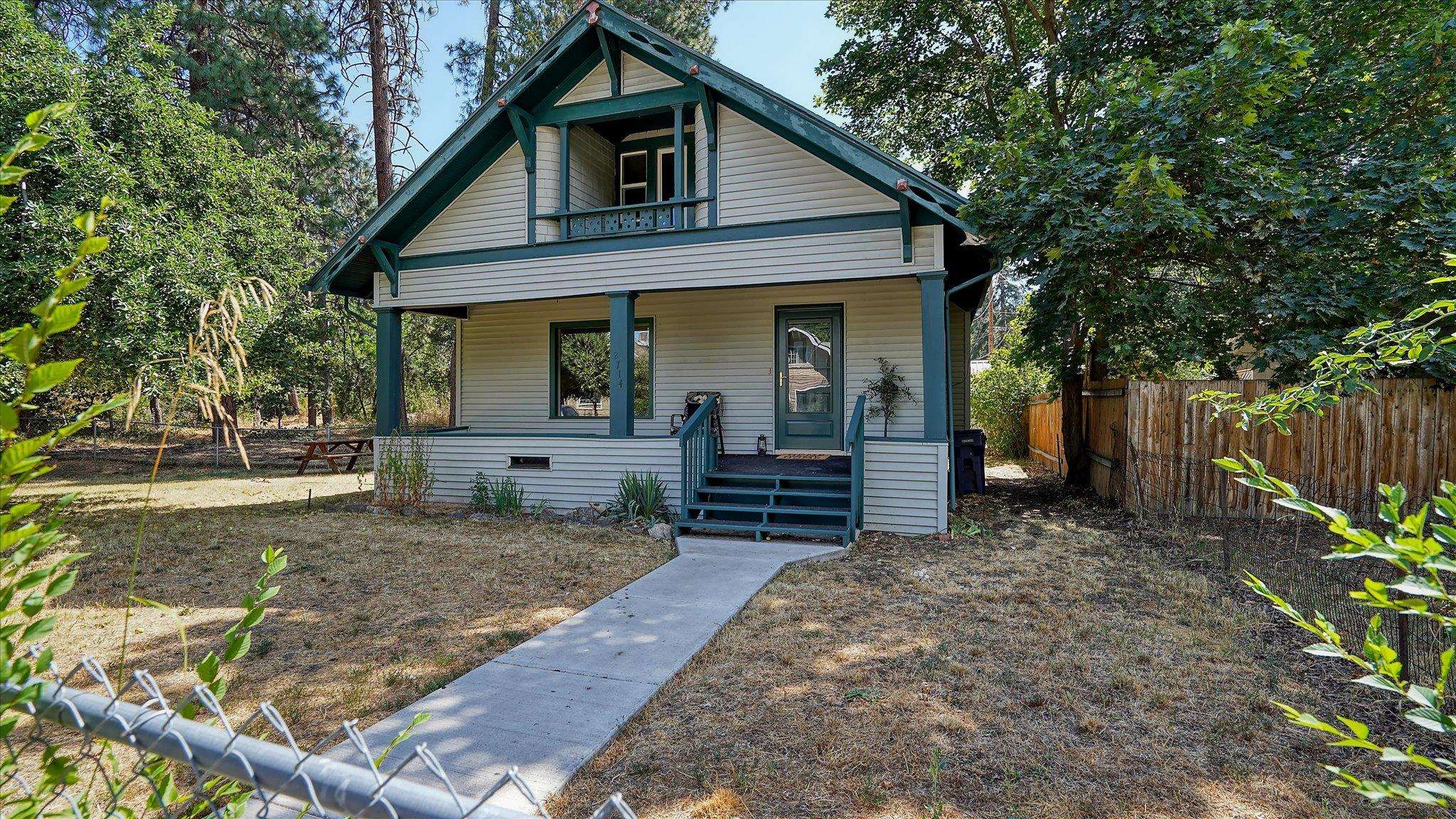 2714 E HARTSON Ave - Photo 1
