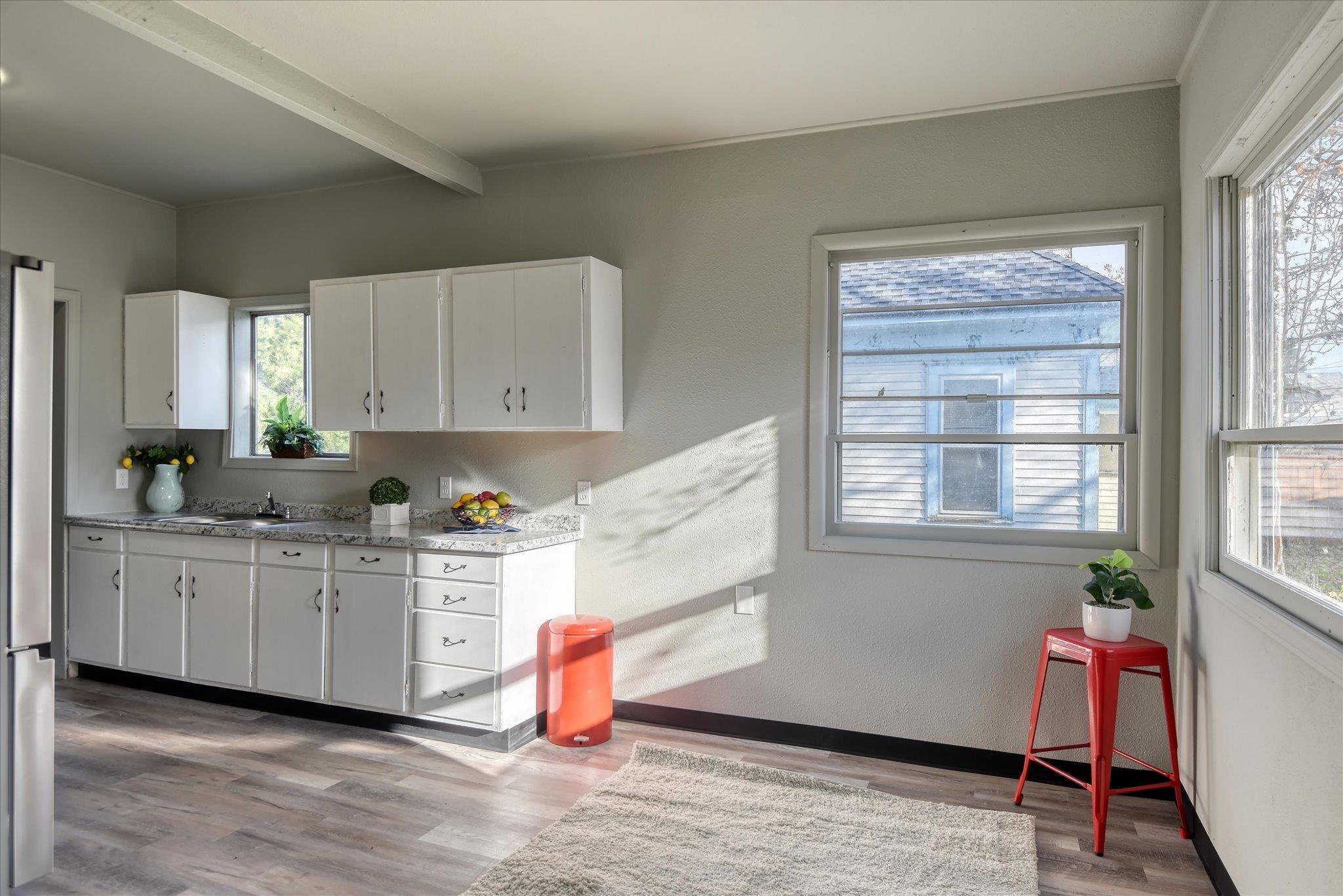 1121 W Knox Ave - Photo 13